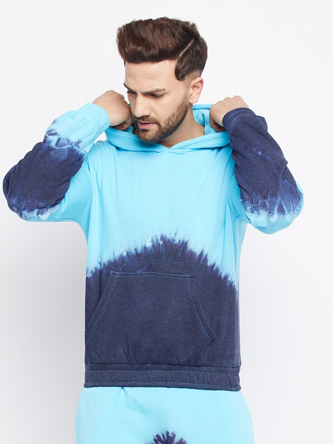 

FUGAZEE Men Blue & Navy Blue Colourblocked Ombre Hooded Sweatshirt