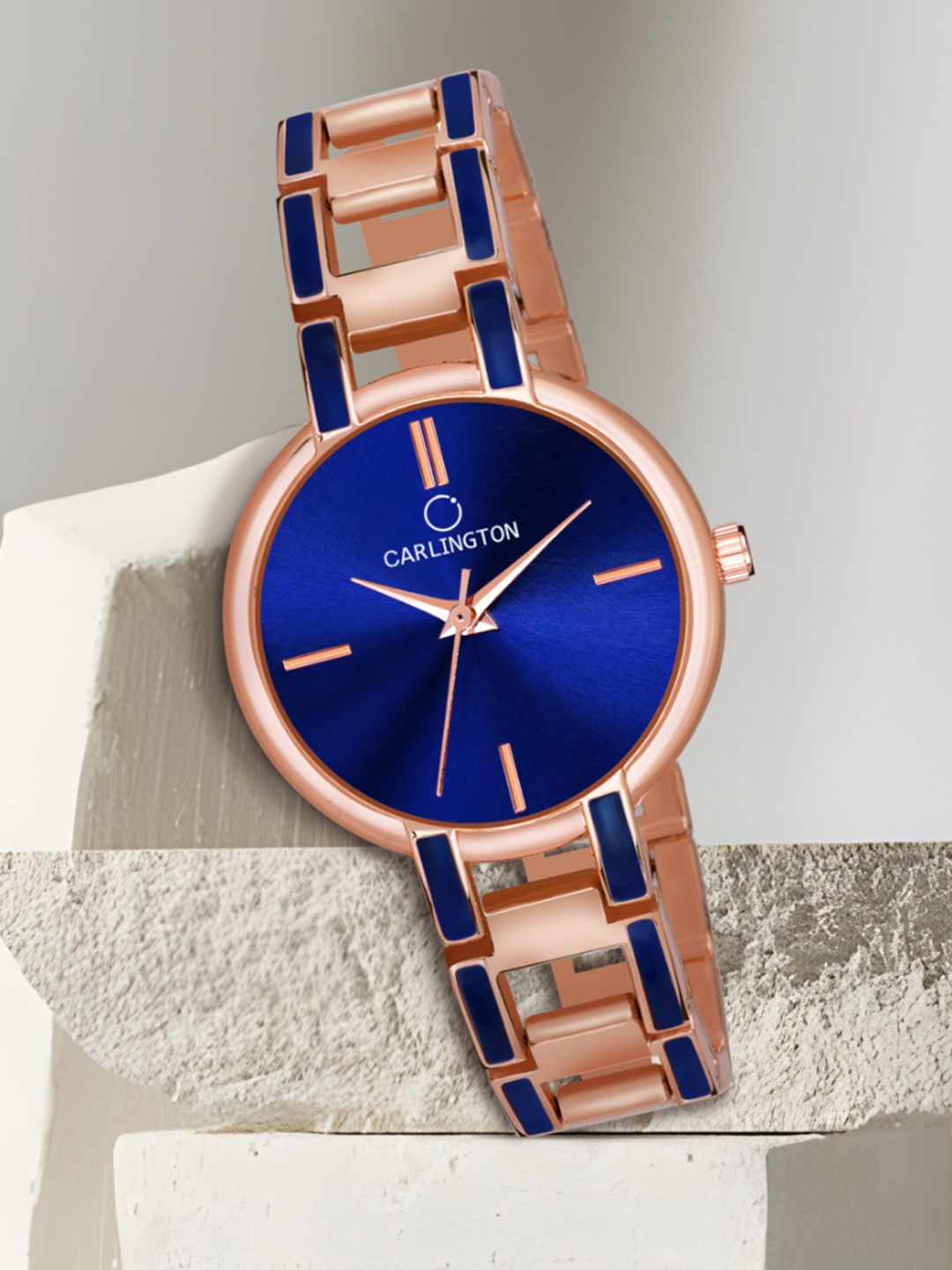 

CARLINGTON Women Blue Embellished Bracelet Style Analogue Watch