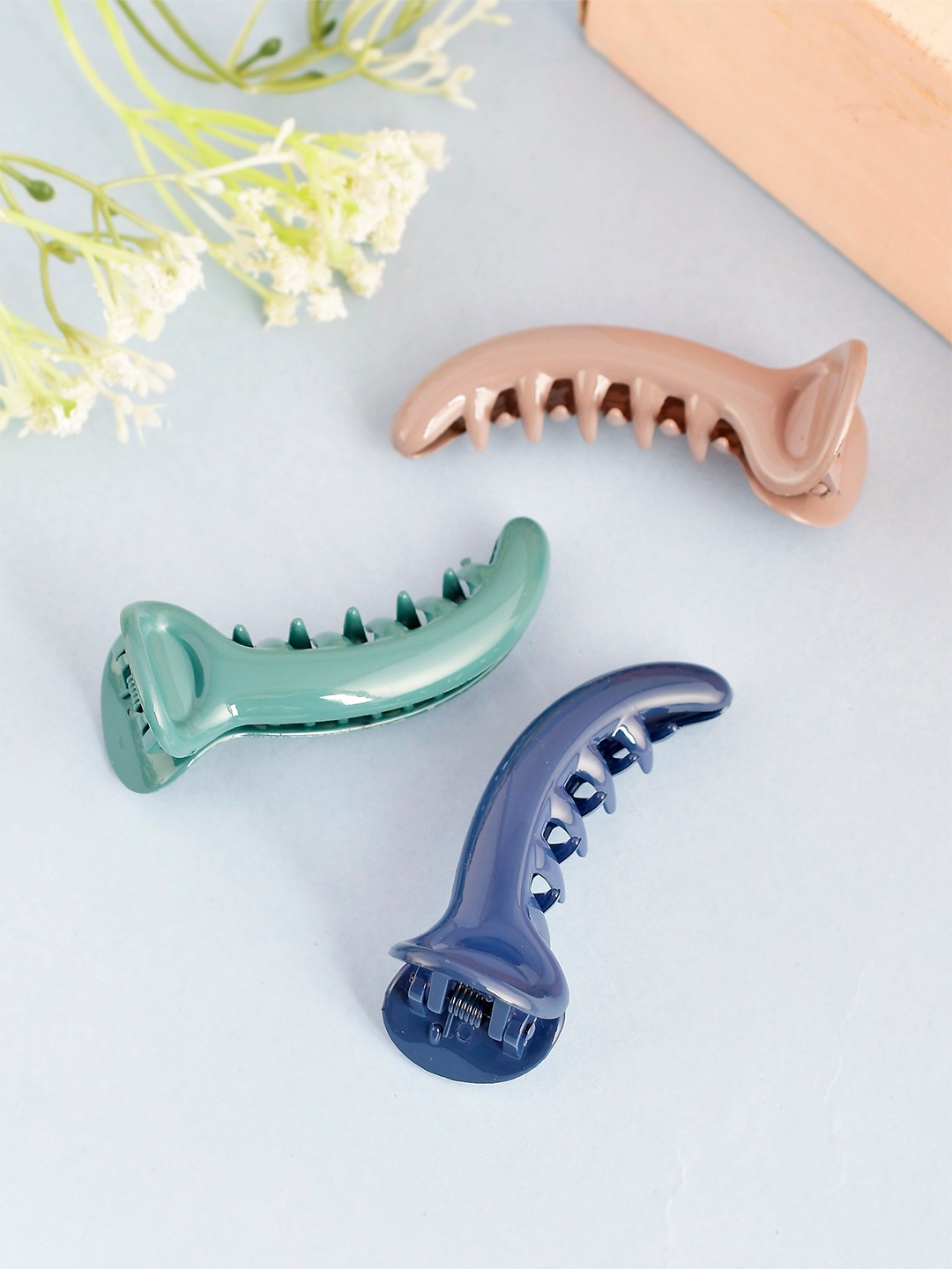 

Silvermerc Designs Women Blue & Green Set of 3 Claw Clip