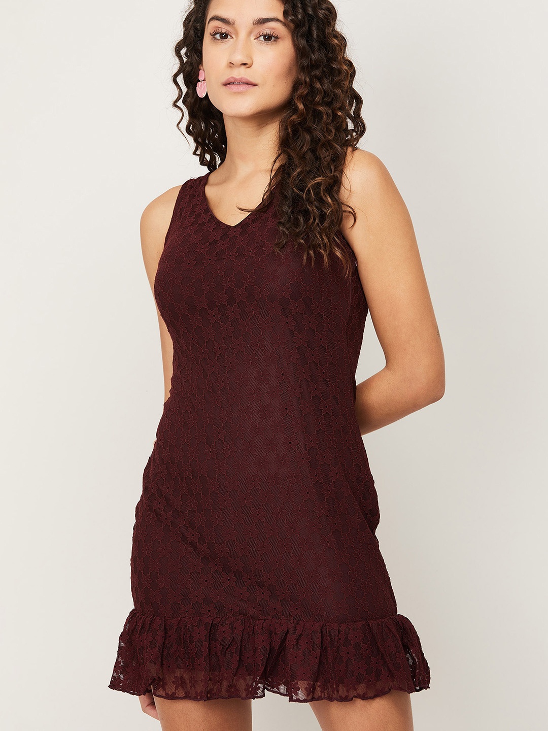 

Ginger by Lifestyle Maroon Floral Self Design Sheath Dress, Magenta