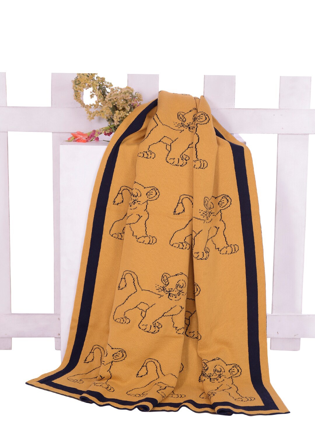 

JoE Hazel Navy Blue & Yellow Cartoon Characters AC Room 550 GSM Single Bed Blanket