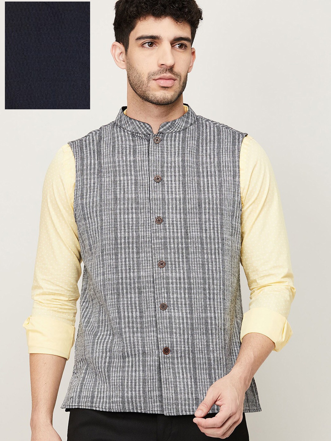 

Melange by Lifestyle Men Grey Floral Checked Tailored Jacket with Embroidered