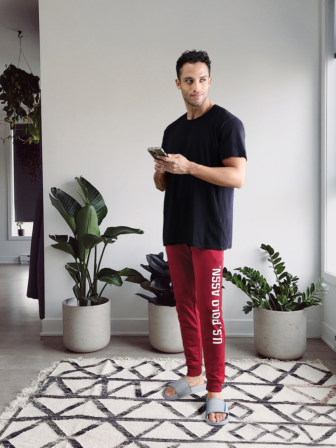 

U.S. Polo Assn. Printed Straight-Fit Joggers, Red