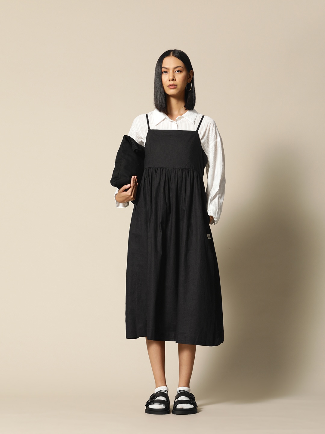 

BOWER Black Solid Linen Cotton A-Line Midi Dress