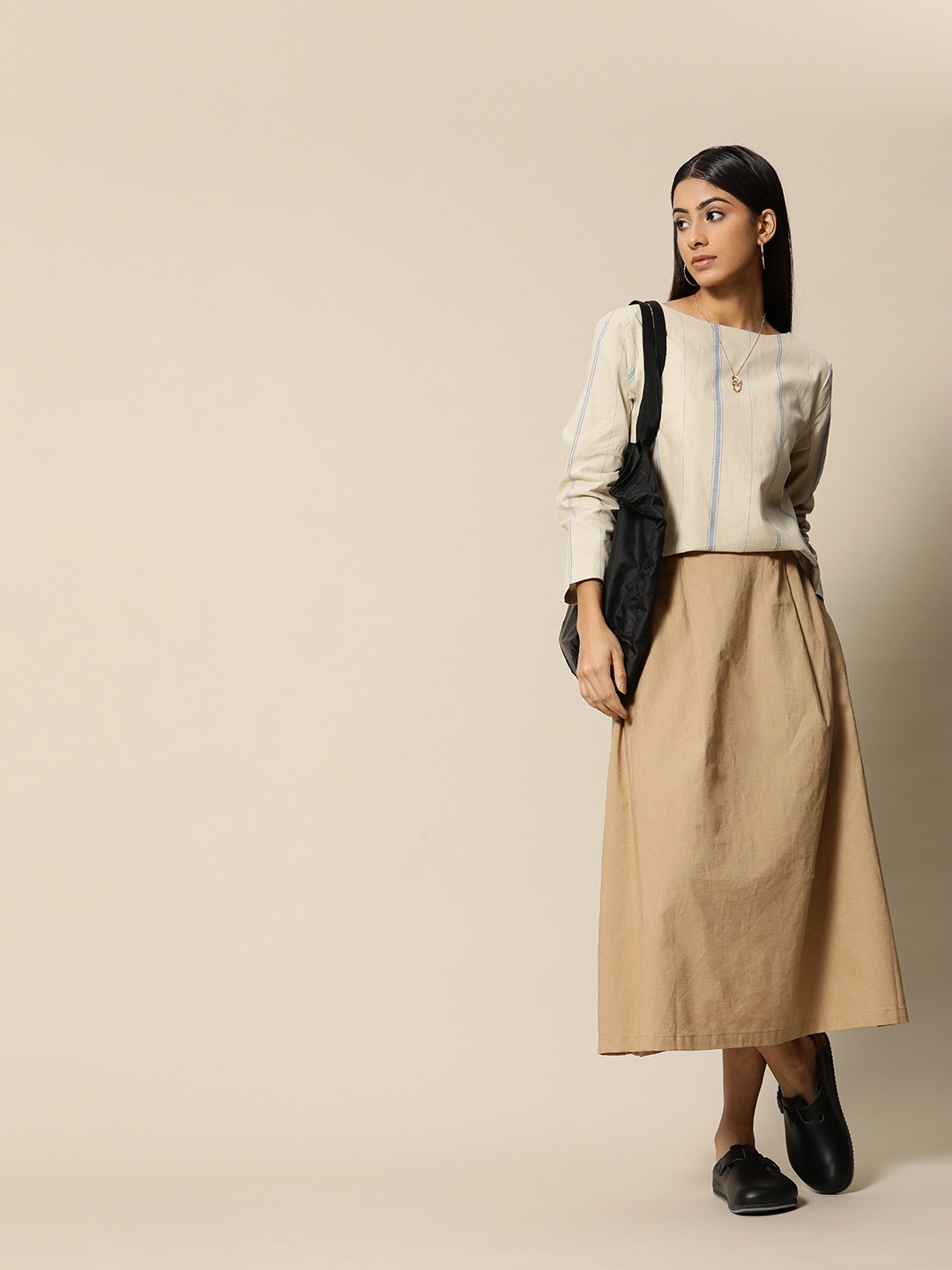 

BOWER Beige Solid Pleated Casual A-Line Midi Skirt