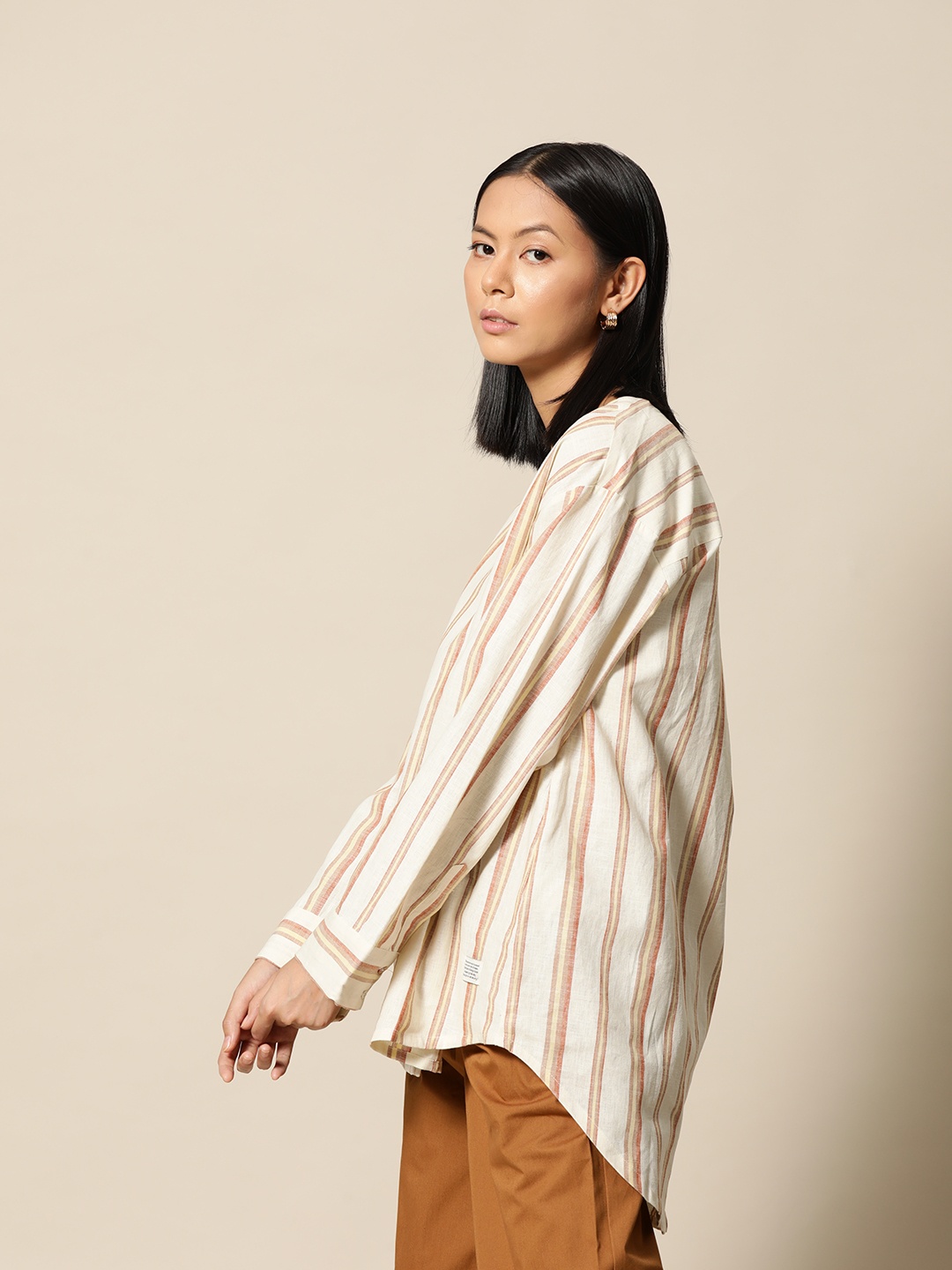 

BOWER Women Multicoloured Cotton Linen Woven Striped Collarless Shirt, Off white