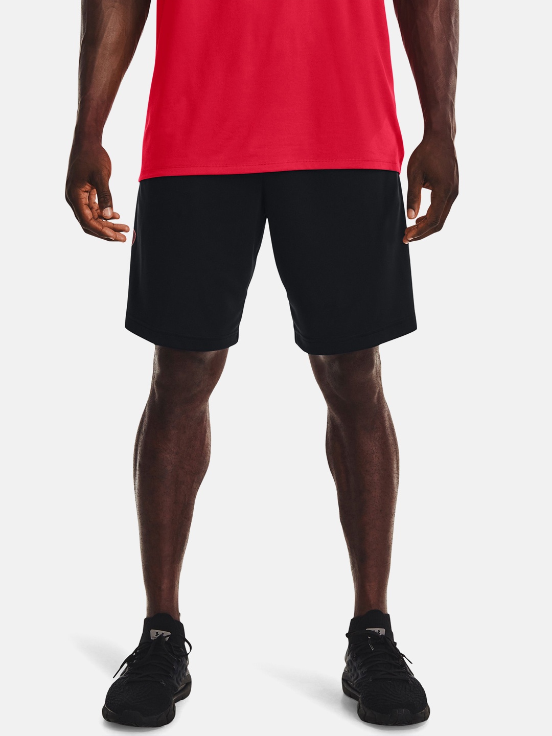 

UNDER ARMOUR Men Black Training Tech Graphic Shorts