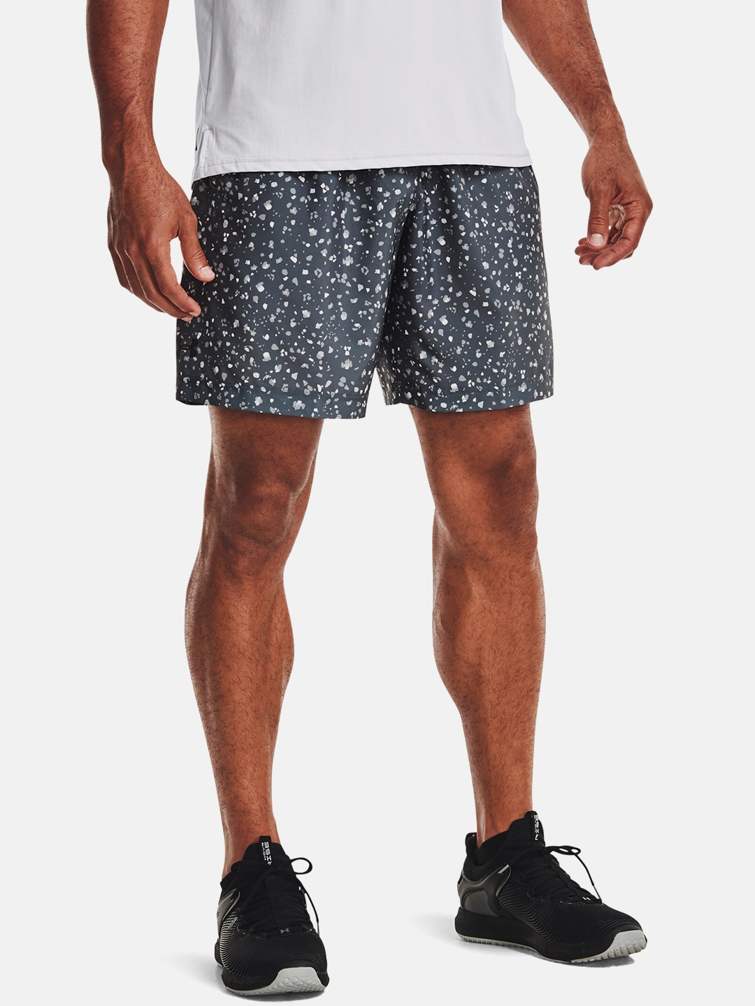 

UNDER ARMOUR Men Charcoal Grey & White Printed Training Adapt Woven Sports Shorts