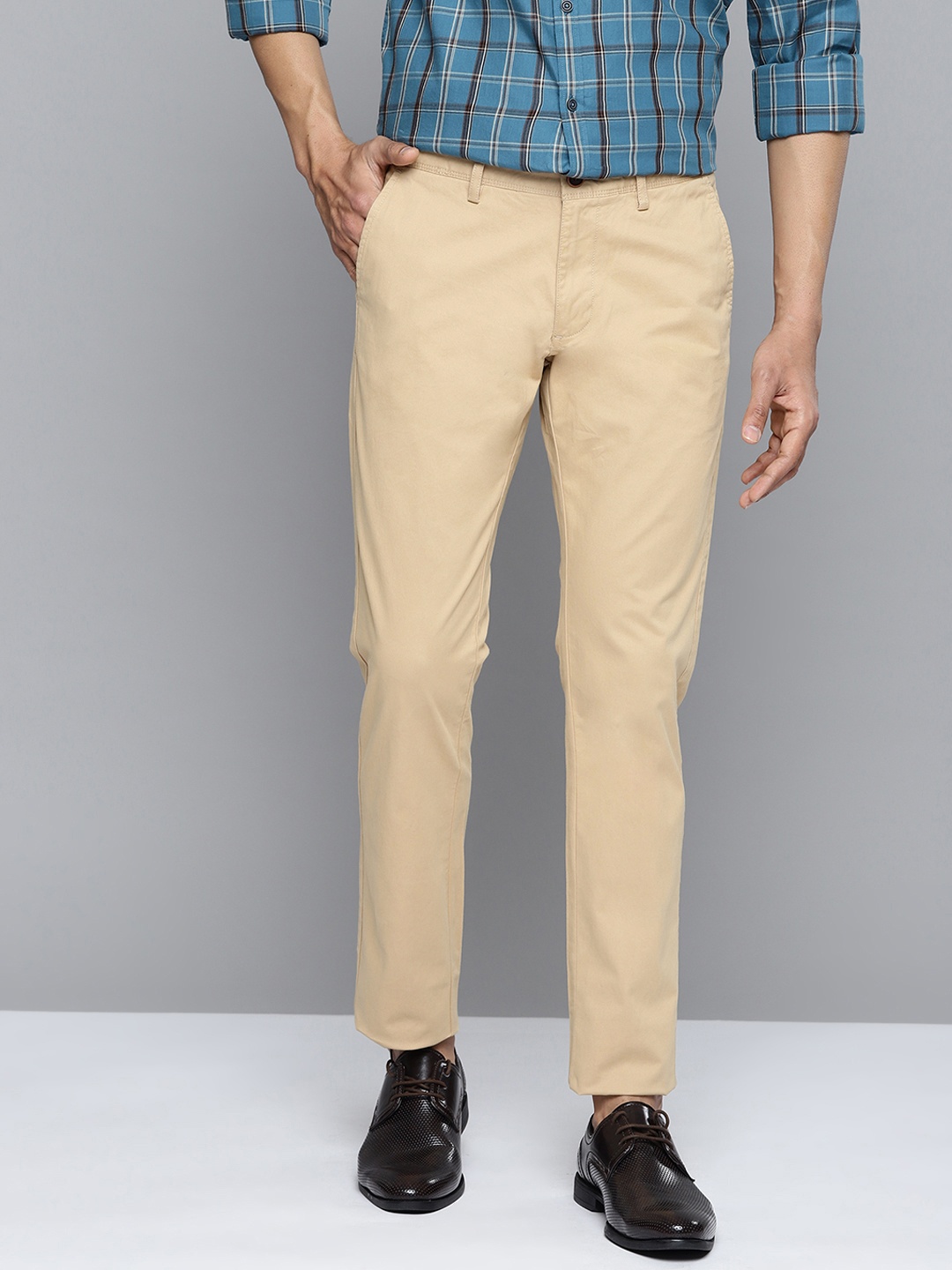 

Indian Terrain Men Beige Brooklyn Slim Fit Trousers