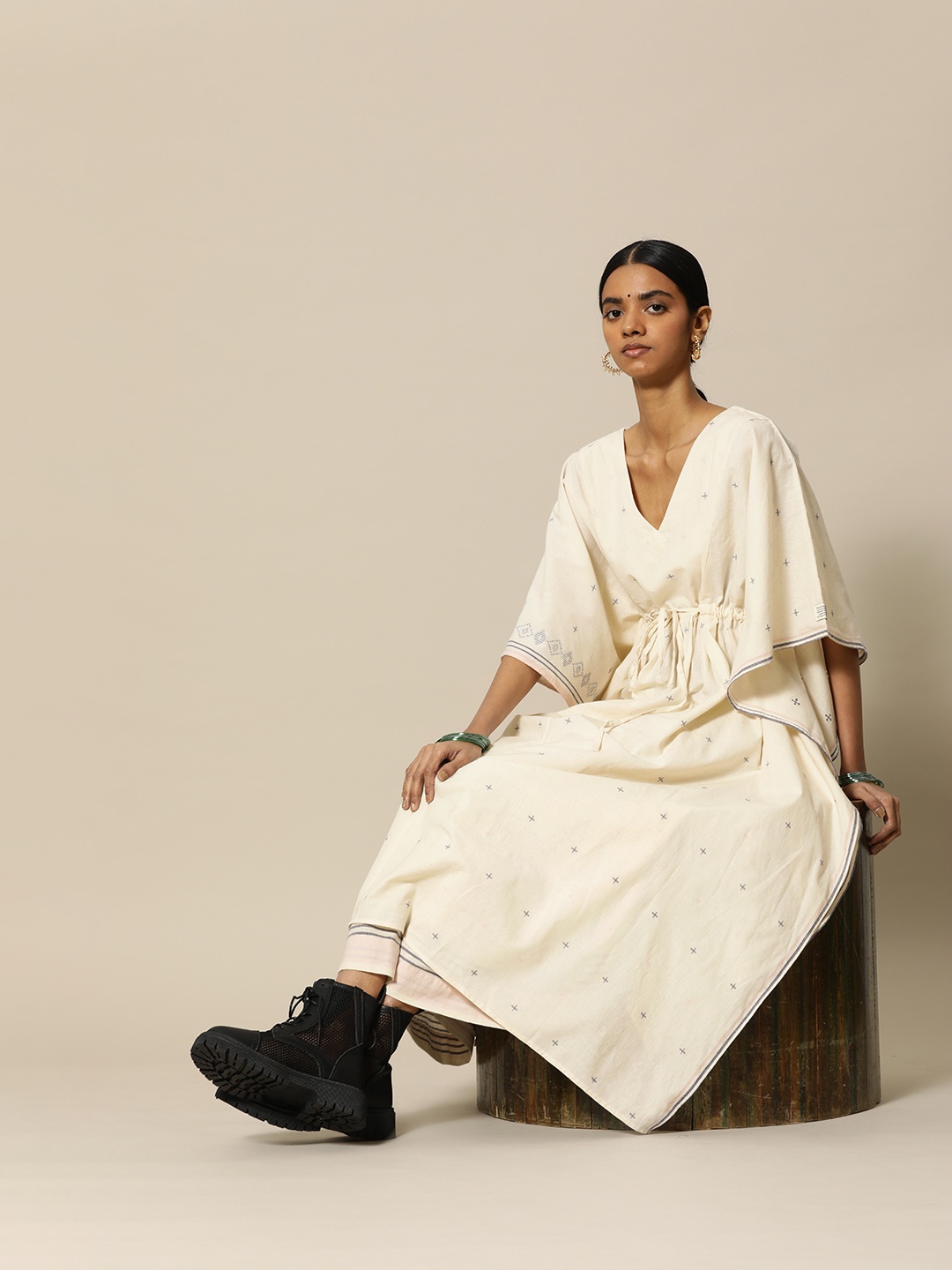 

BOWER Off white & Navy Pure Cotton Woven Dobby Kaftan Dress with drawstring