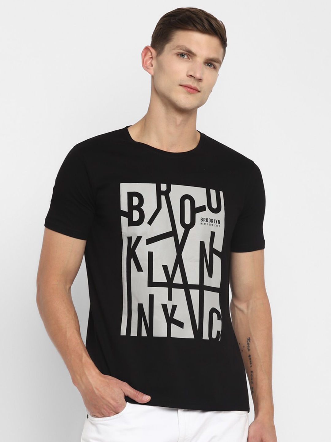 

appulse Men Black Typography Printed Regular Fit Cotton T-shirt