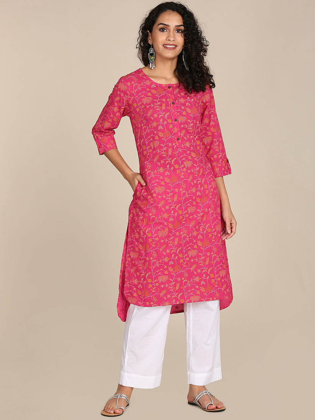 

Karigari Women Fuchsia Floral Printed Cotton Kurta