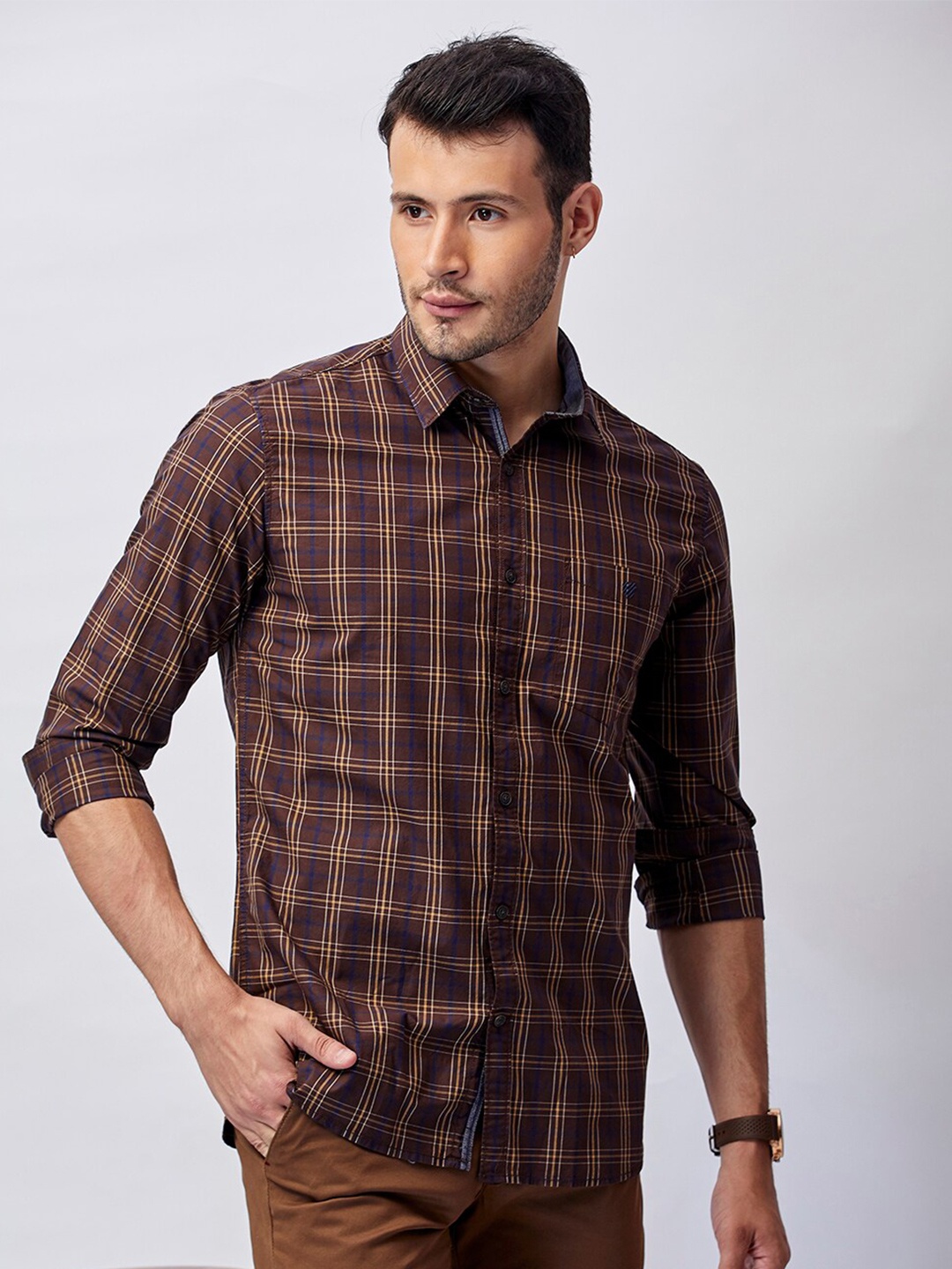

J Hampstead Men Brown Classic Slim Fit Checked Cotton Casual Shirt