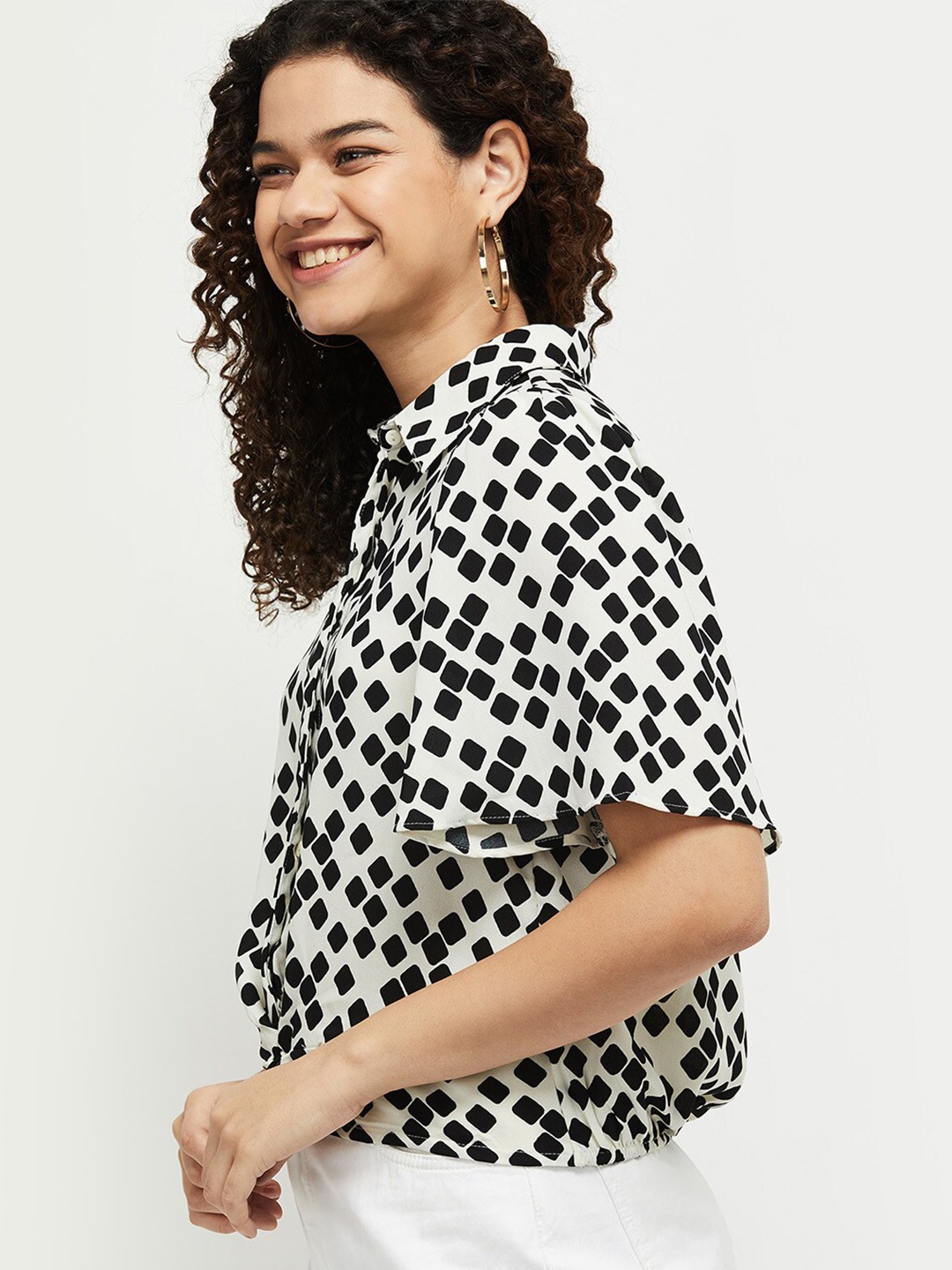 

max White & Black Geometric Print Shirt Style Top