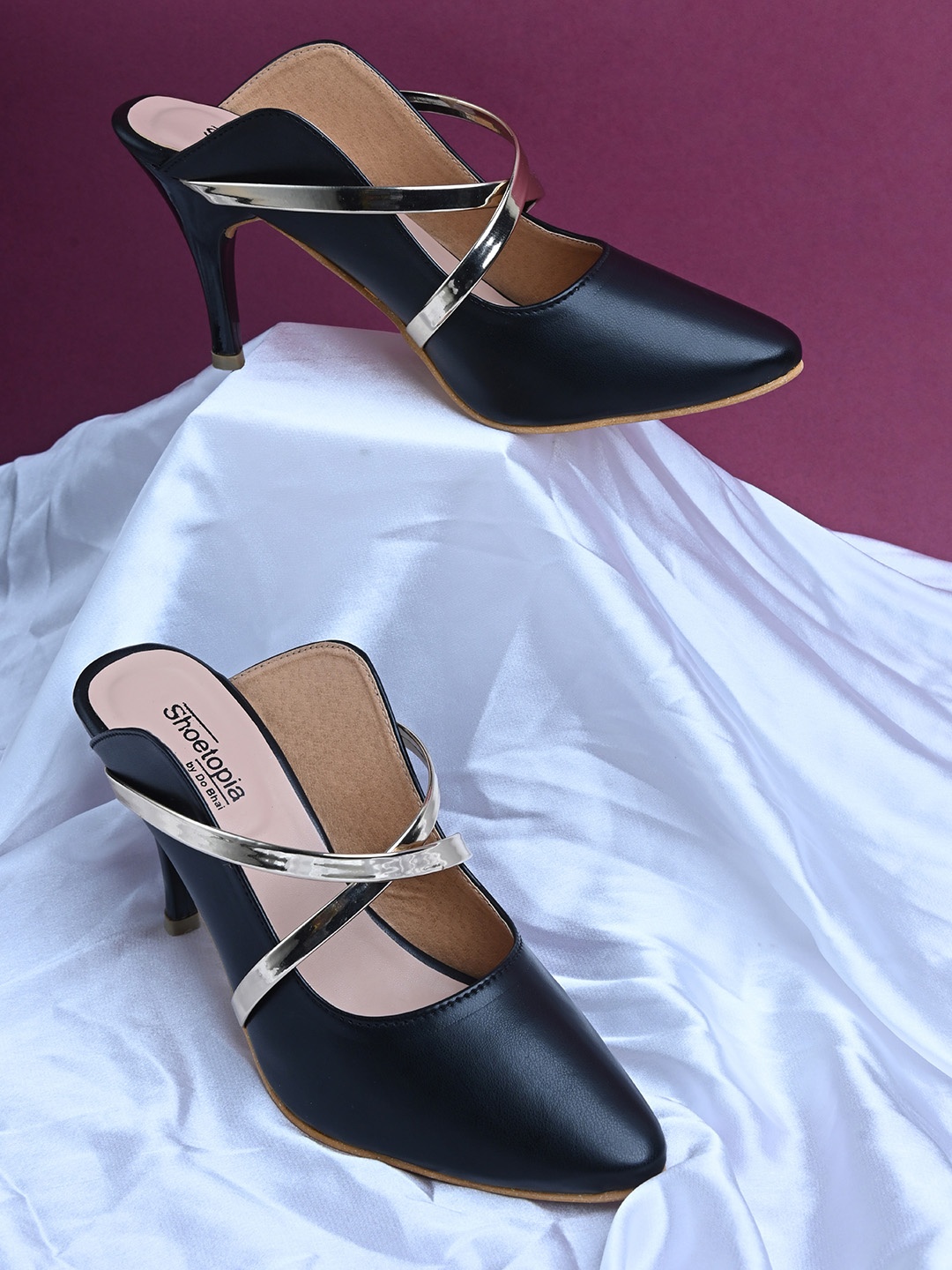 

Shoetopia Women Black & Gold-Toned Heels