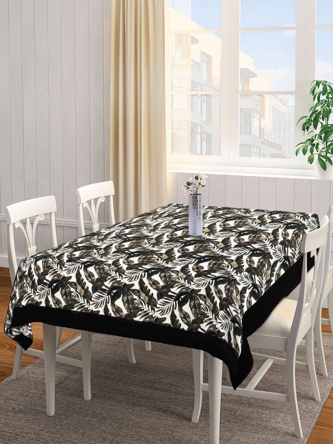 

SHADES of LIFE Black & White Printed Cotton 4-Seater Table Cover