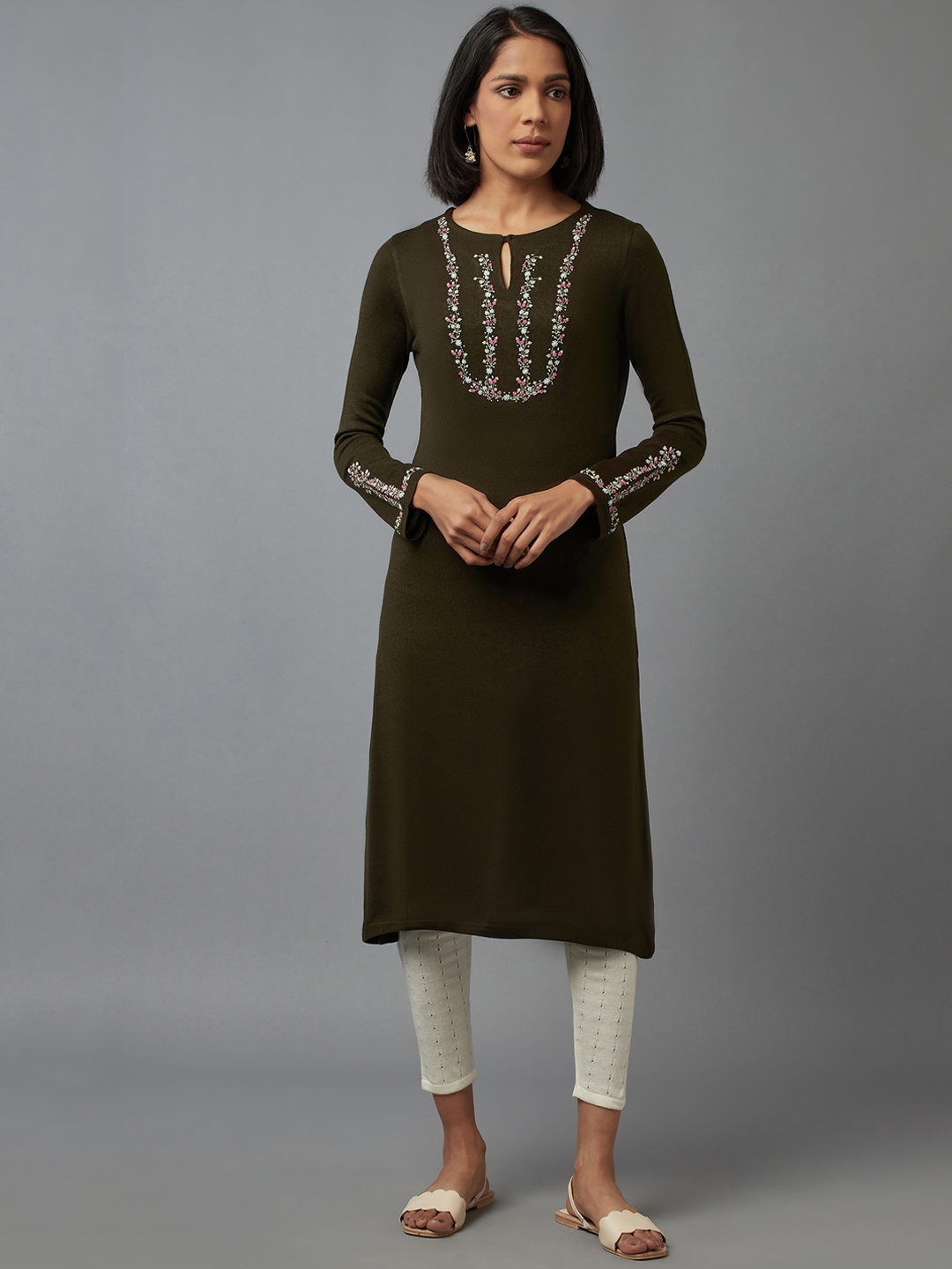 

W Women Green Floral Embroidered Yoke Design Straight Kurta