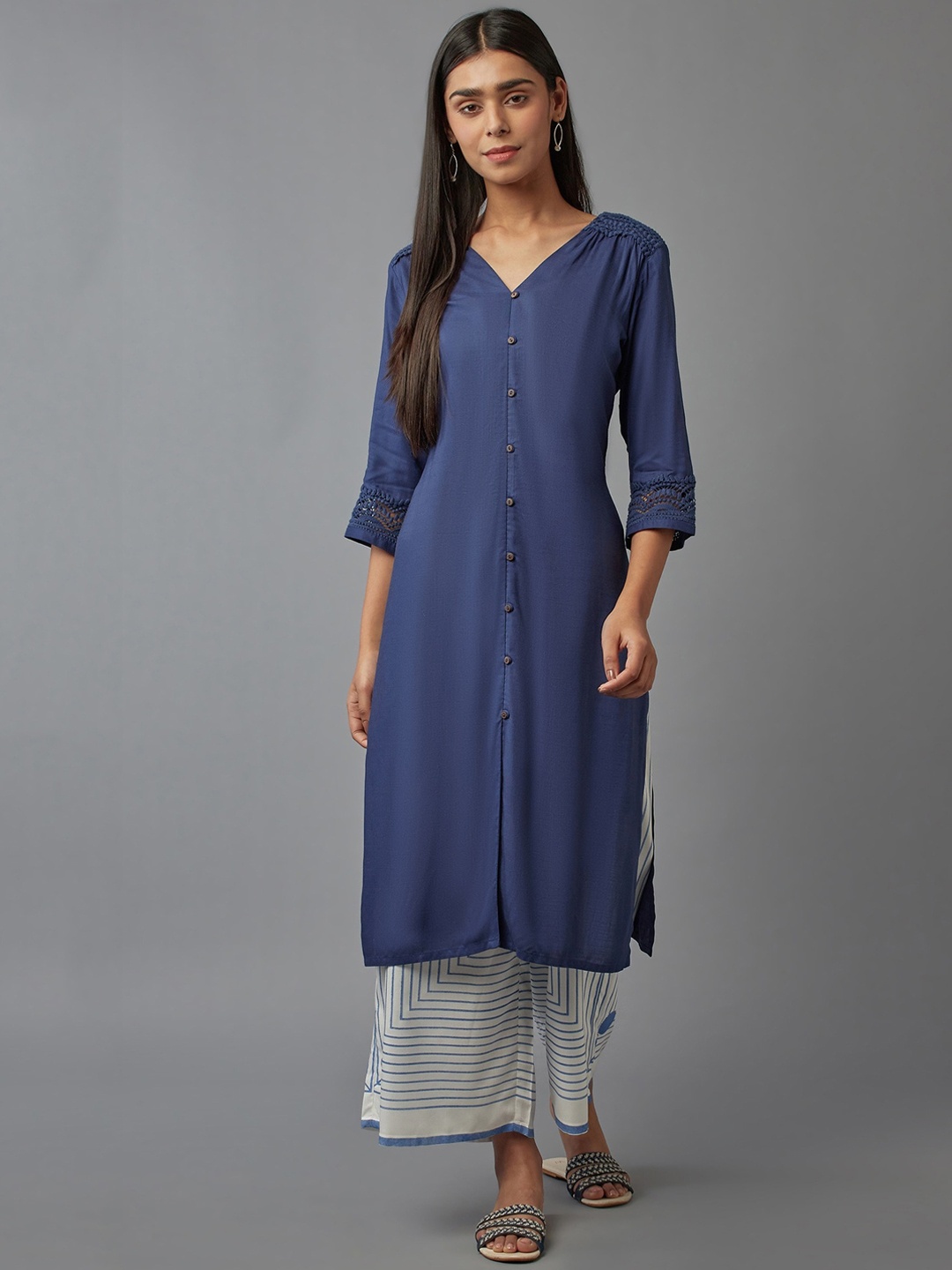 

W Women Blue Thread Work Kurta