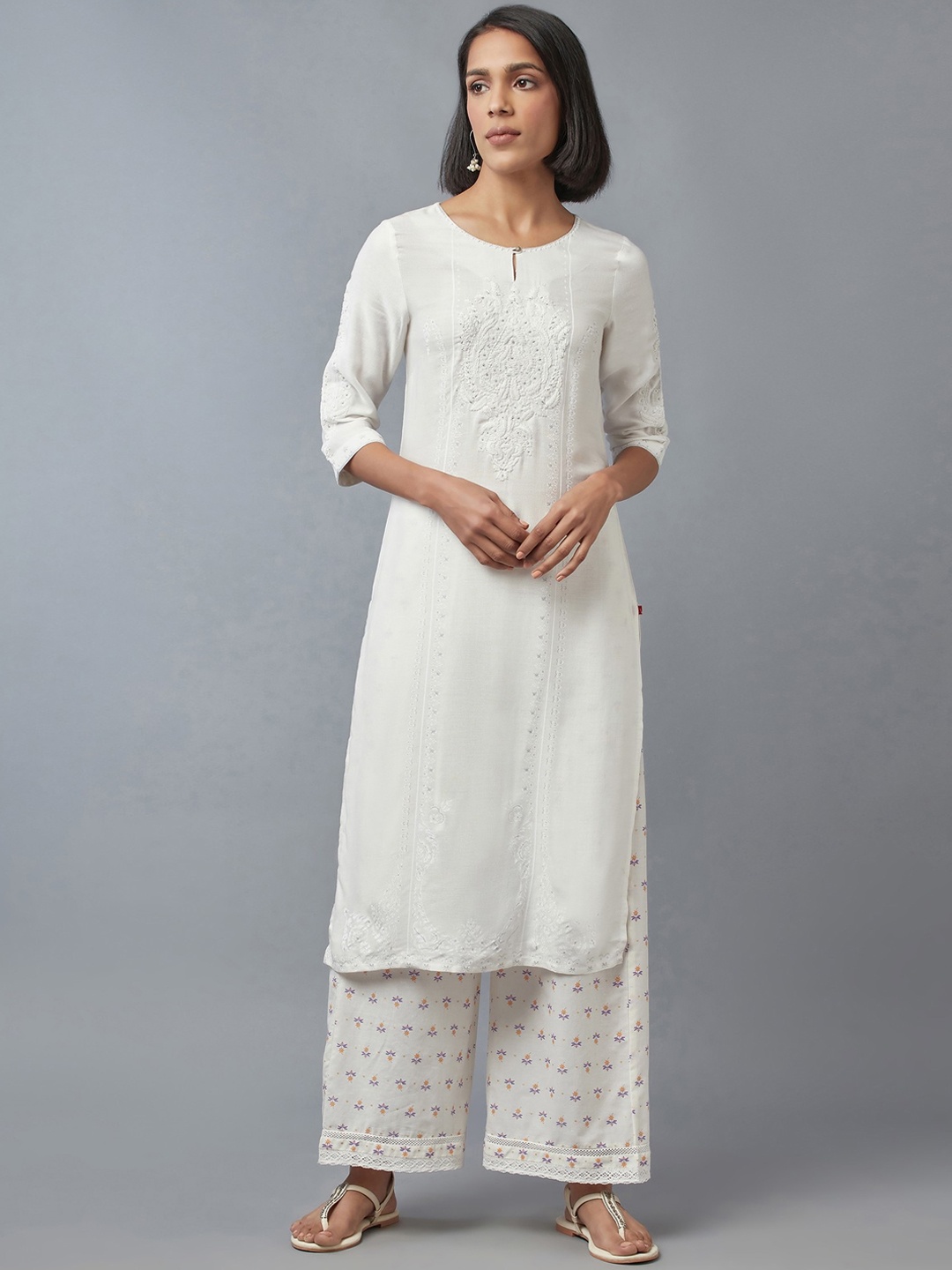 

W Women White Ethnic Motifs Embroidered Straight Chikankari Kurta