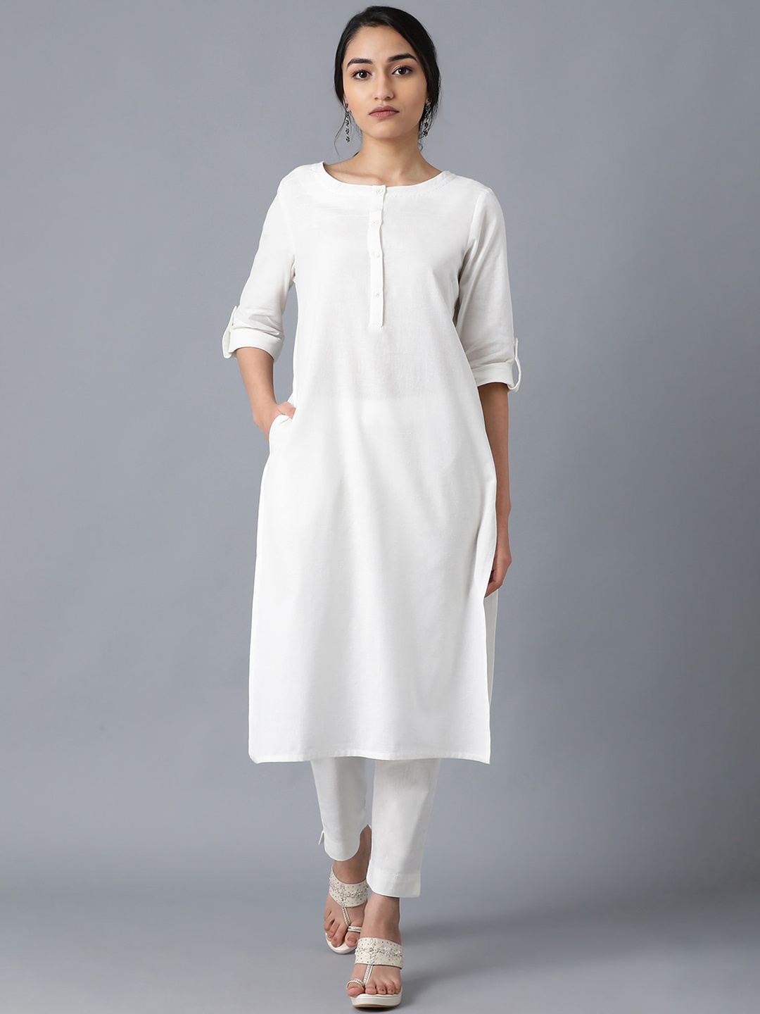 

W Women White Solid Roll-Up Sleeves Pathani Kurta