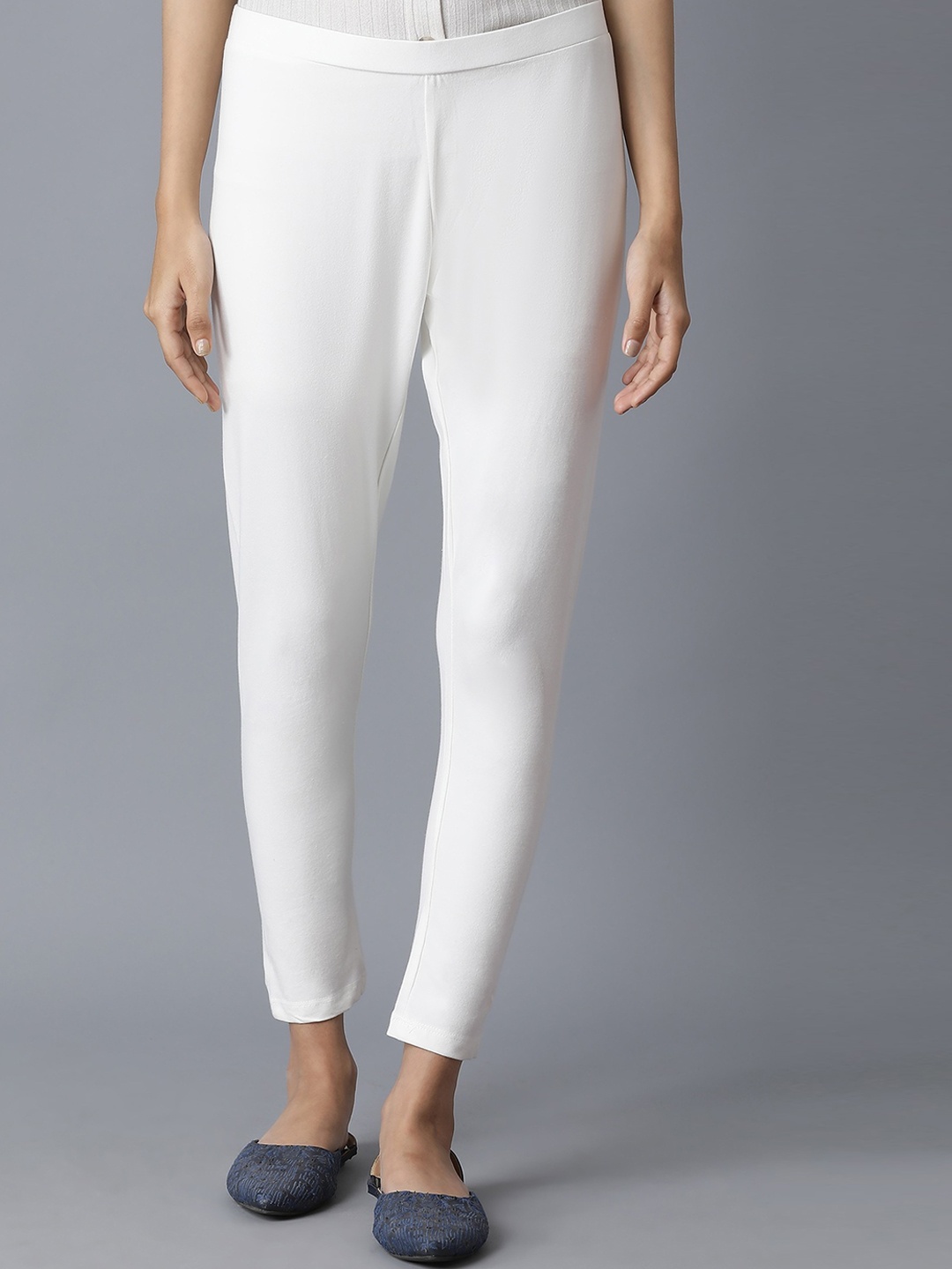 

W Women White Solid Slim Fit Cigarette Trousers