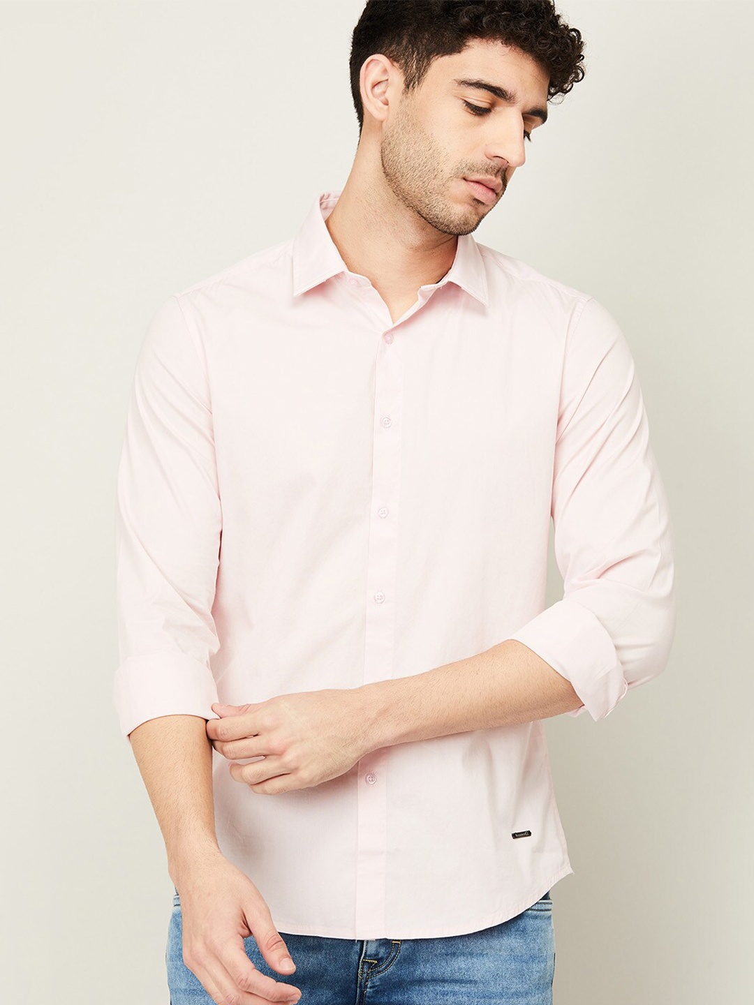 

Bossini Men Pink Solid Regular Fit Cotton Casual Shirt