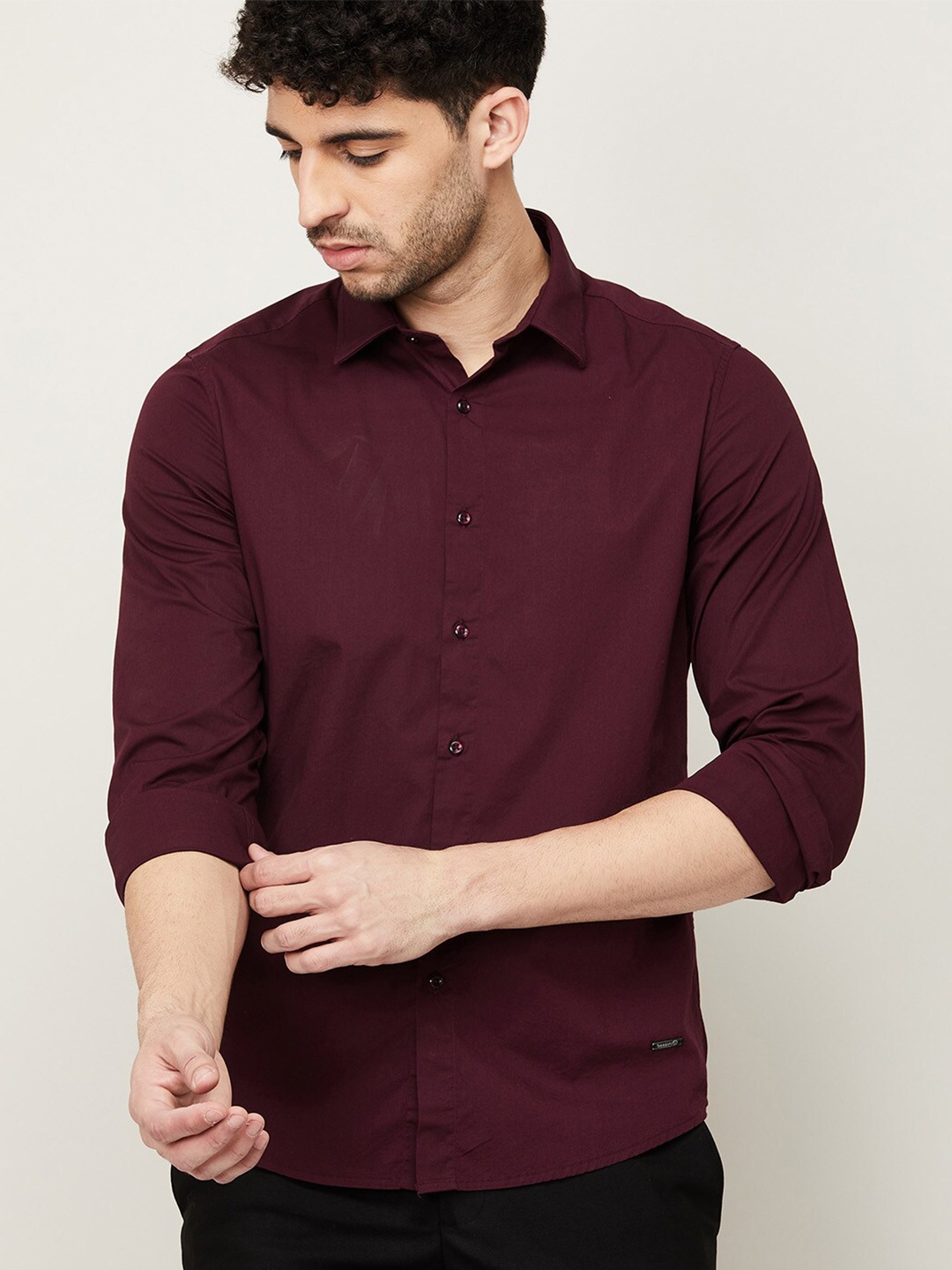 

Bossini Men Burgundy Casual Shirt