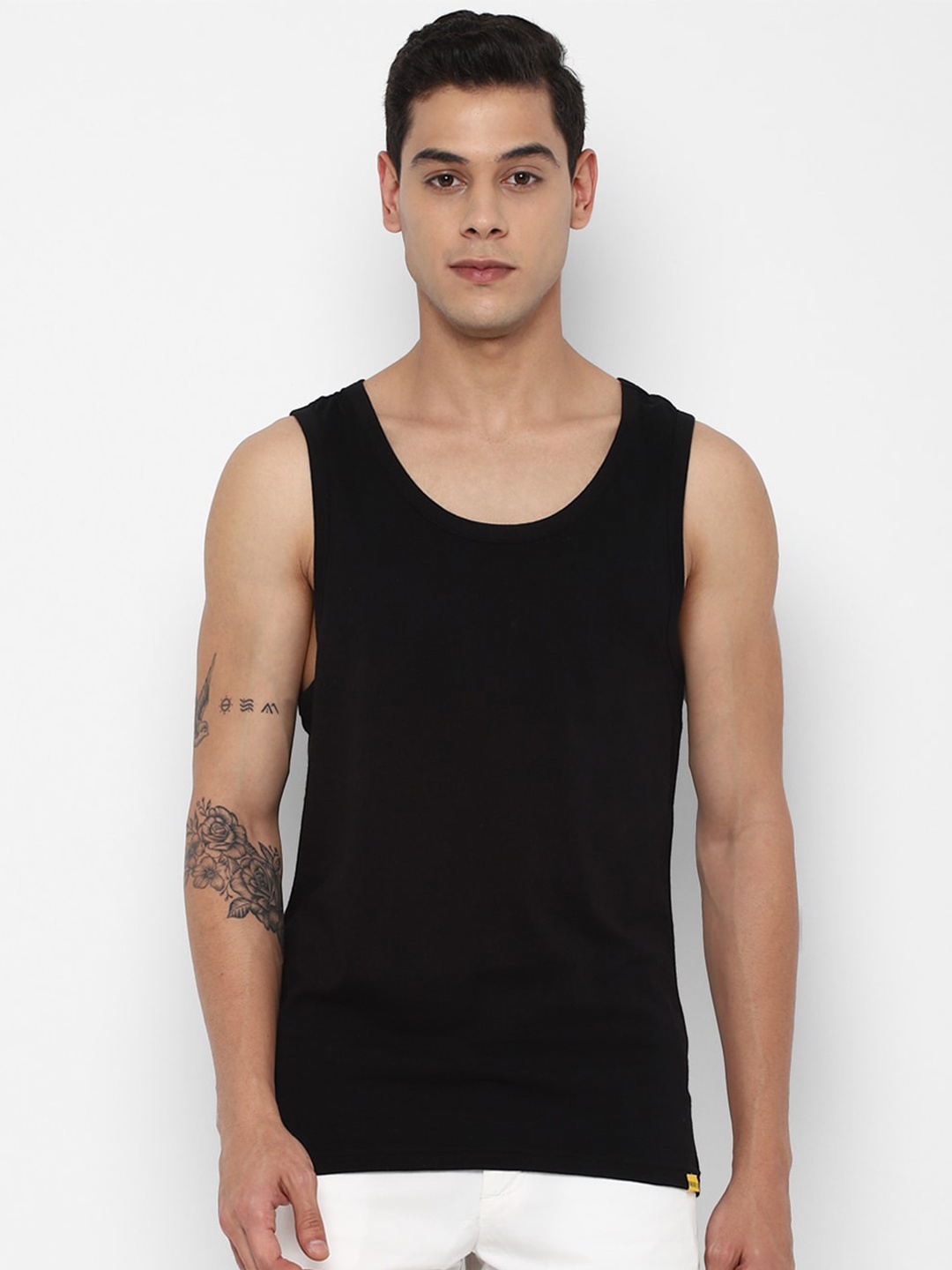 

FOREVER 21 Black Solid Pure Cotton Regular Fit Tank Top