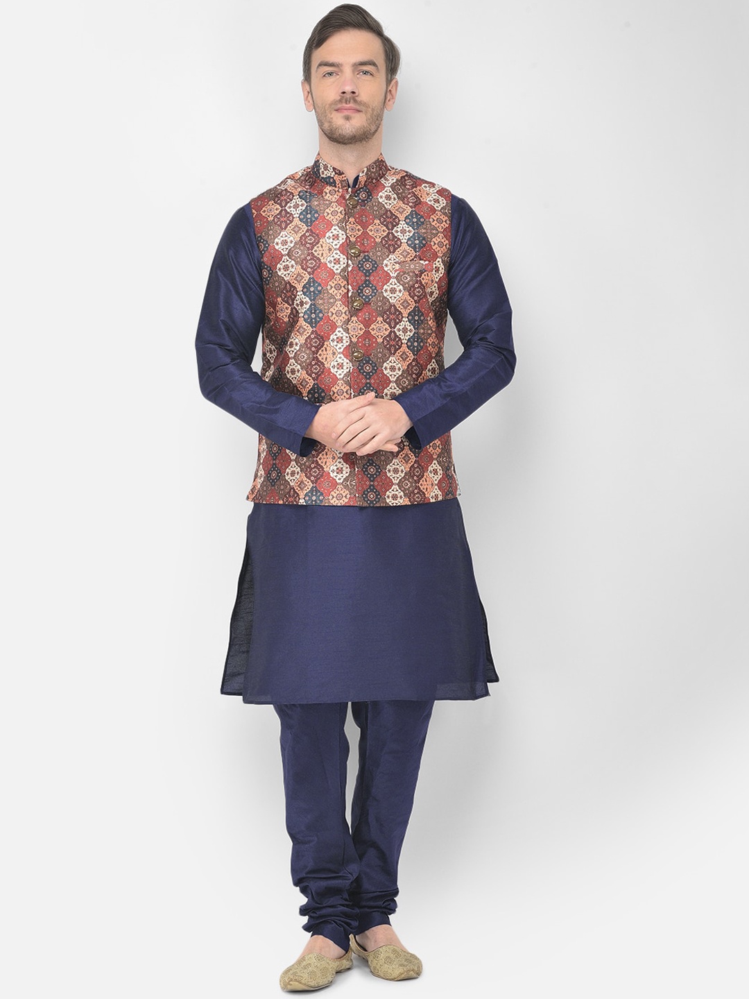

SG LEMAN Men Navy Blue Raw Silk Kurta with Pyjamas