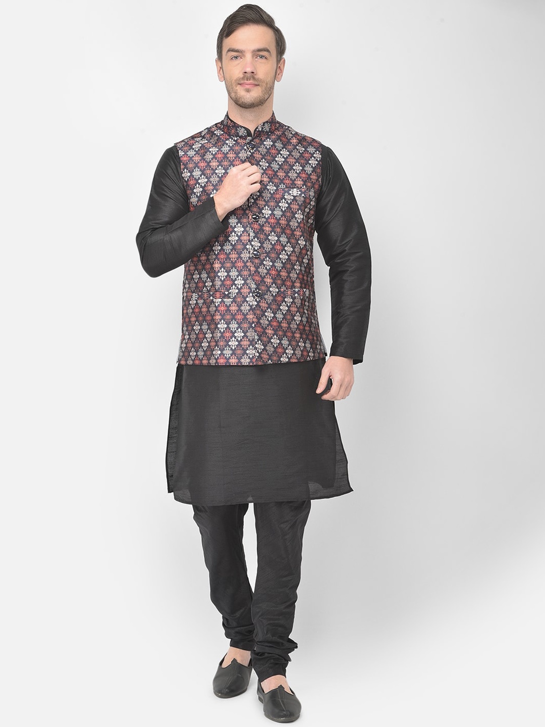 

SG LEMAN Men Black Solid Raw Silk Kurta & Churidar With Nehru Jacket