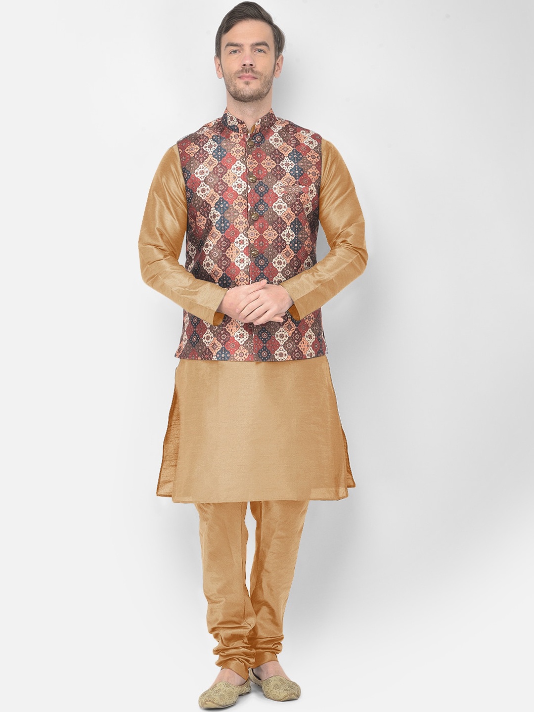 

SG LEMAN Men Gold-Toned Raw Silk Kurta with Churidar