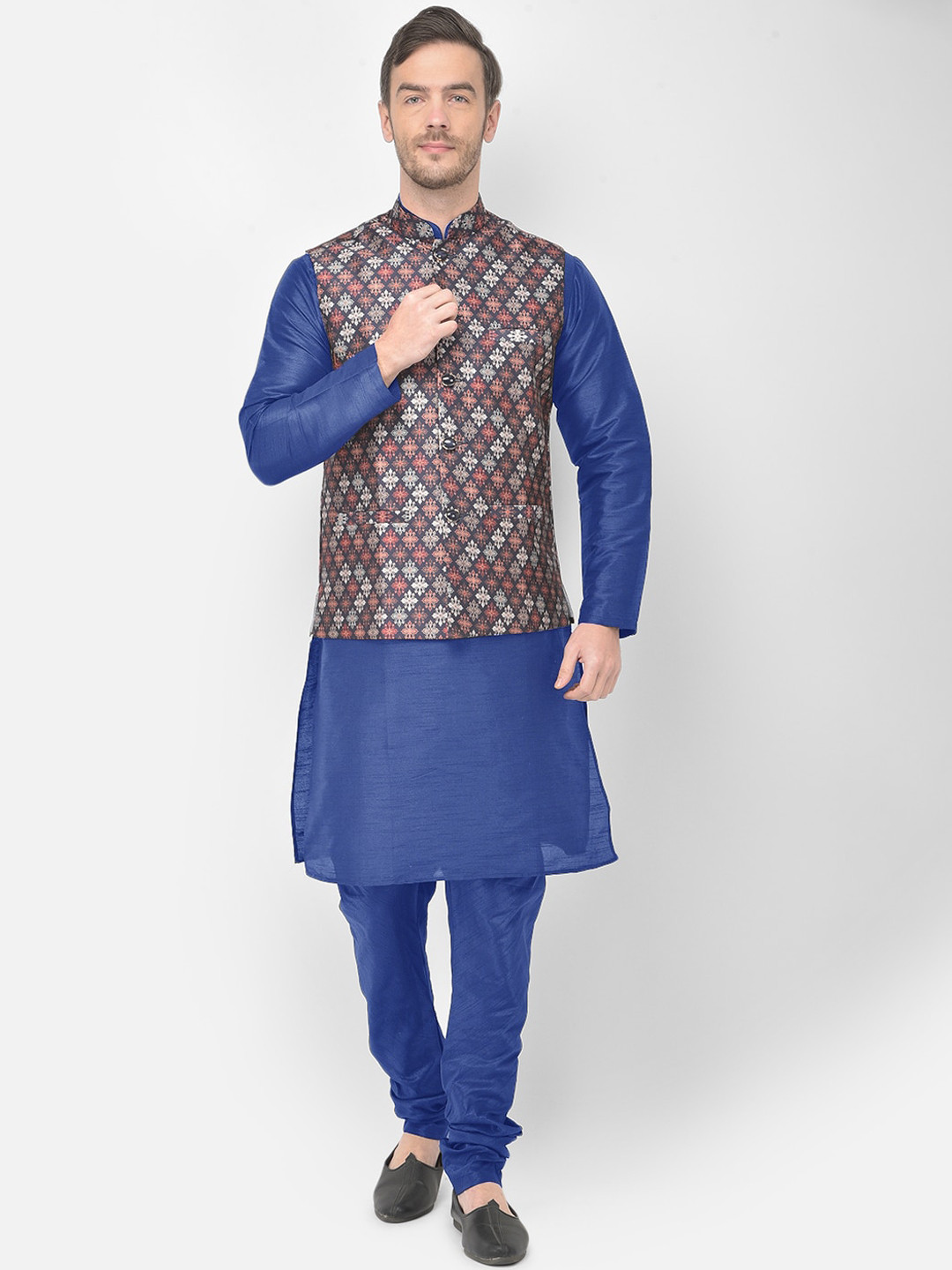 

SG LEMAN Men Blue Raw Silk Kurta with Churidar