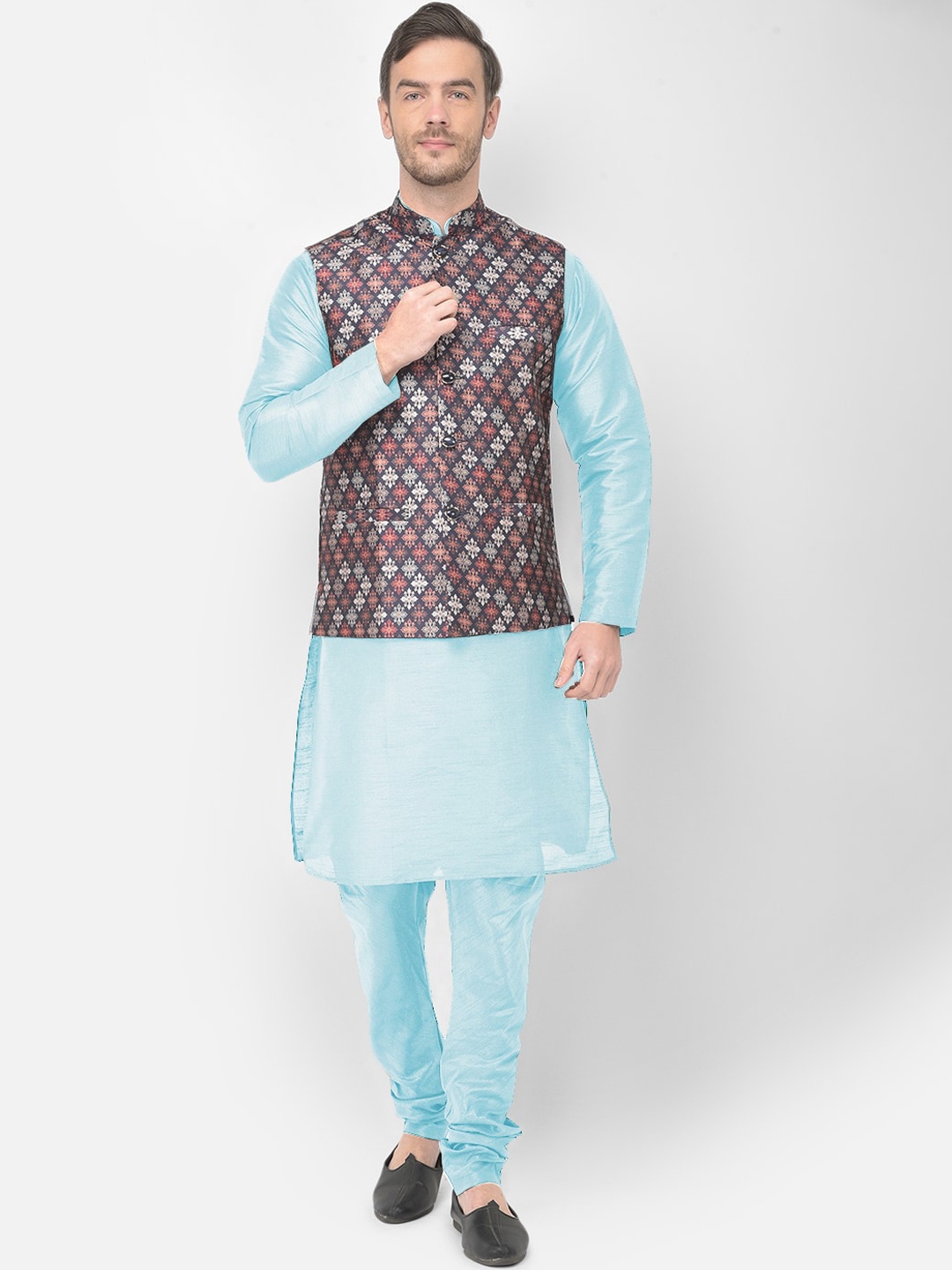 

SG LEMAN Men Turquoise Blue Raw Silk Kurta with Pyjamas