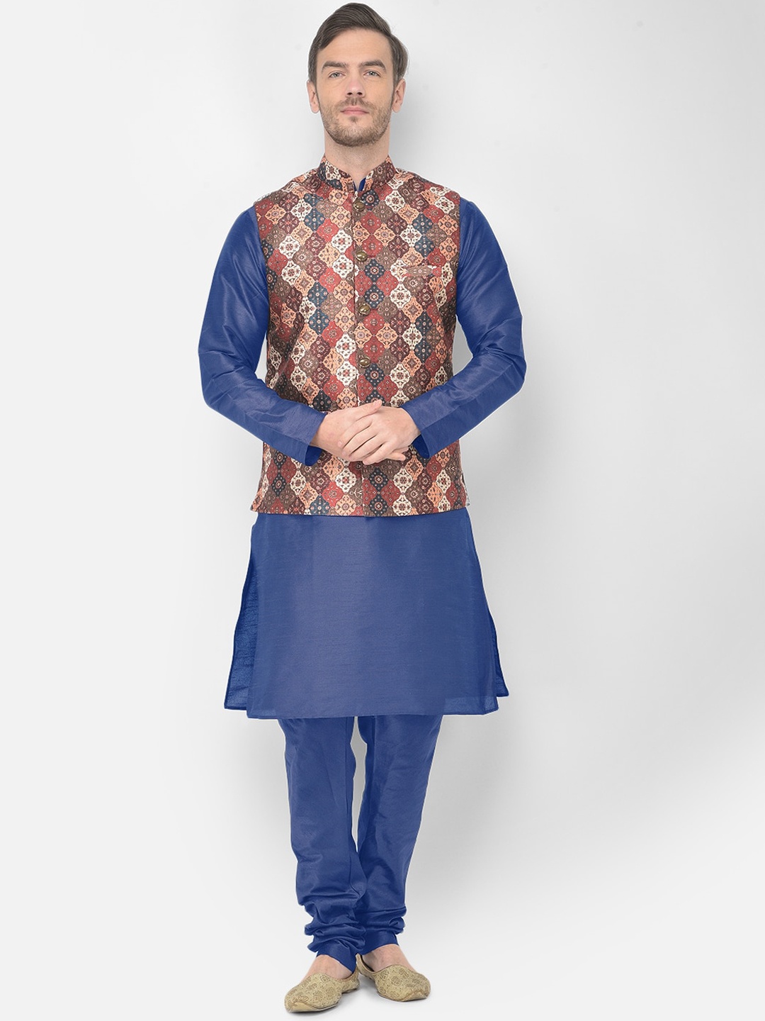 

SG LEMAN Men Blue Raw Silk Kurta with Pyjamas