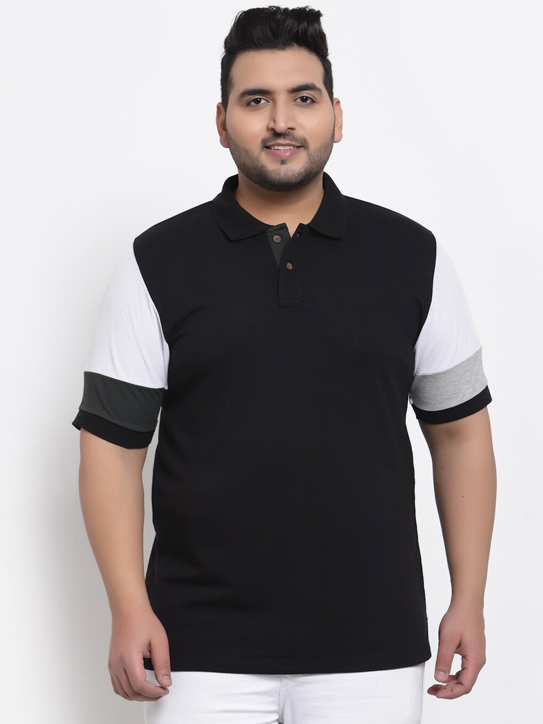 

Kalt Men Black & White Colourblocked Polo Collar Regular Fit T-shirt