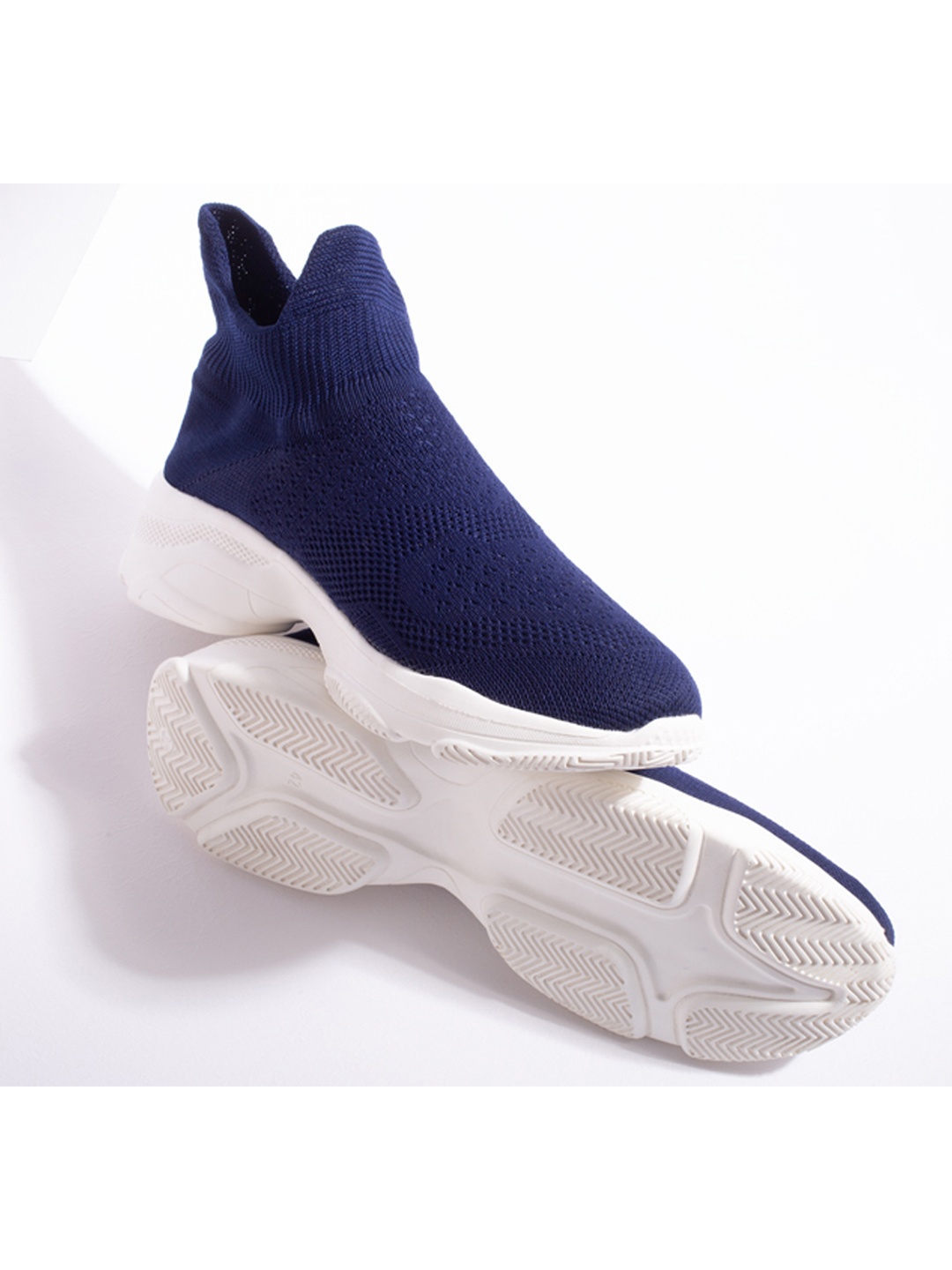 

Big Fox Men Navy Blue Woven Design Slip-On Sneakers