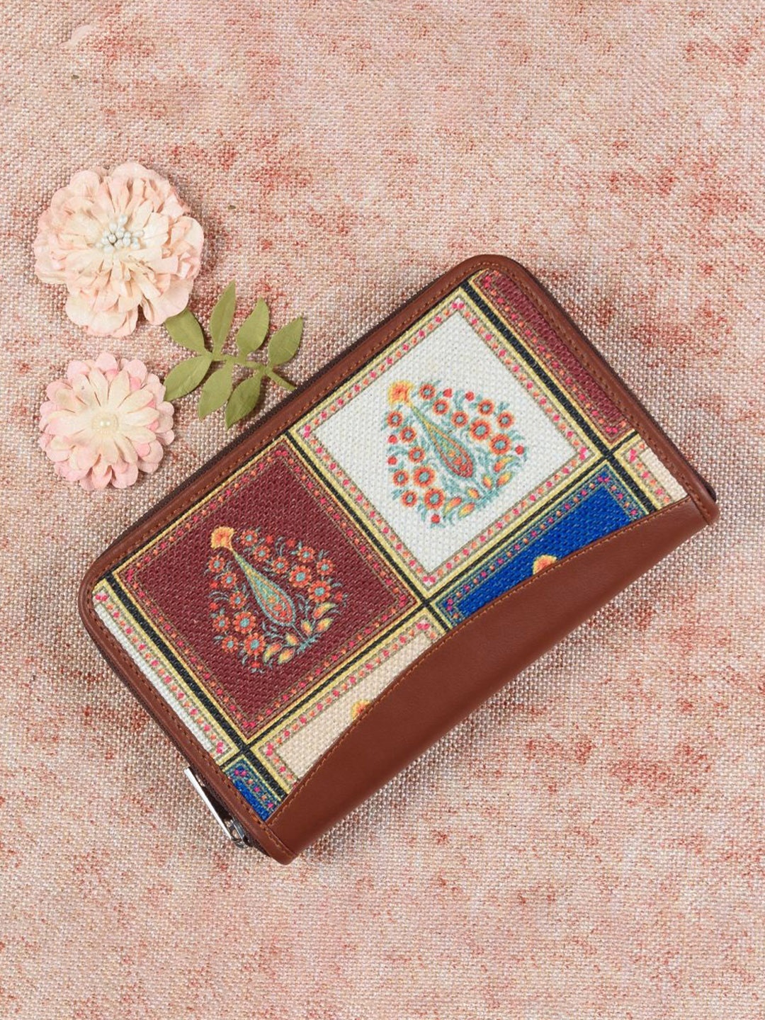 

ZOUK Women Brown & White Floral Printed Zip Around Wallet with SIM Card Holder