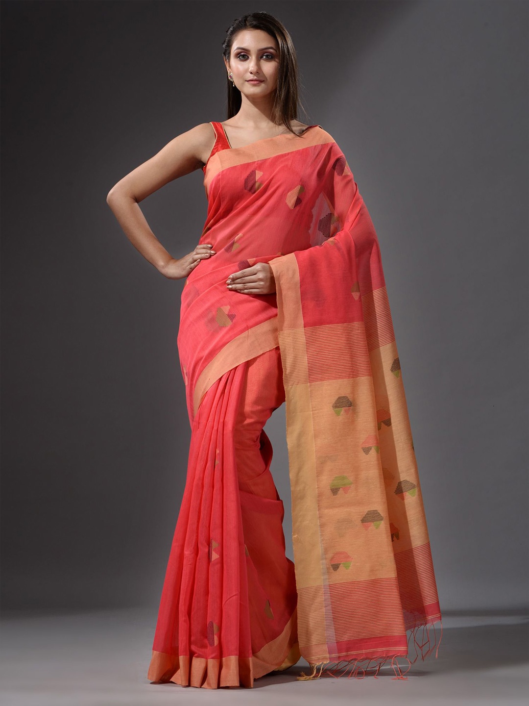 

Charukriti Peach-Coloured & Cream-Coloured Woven Design Saree