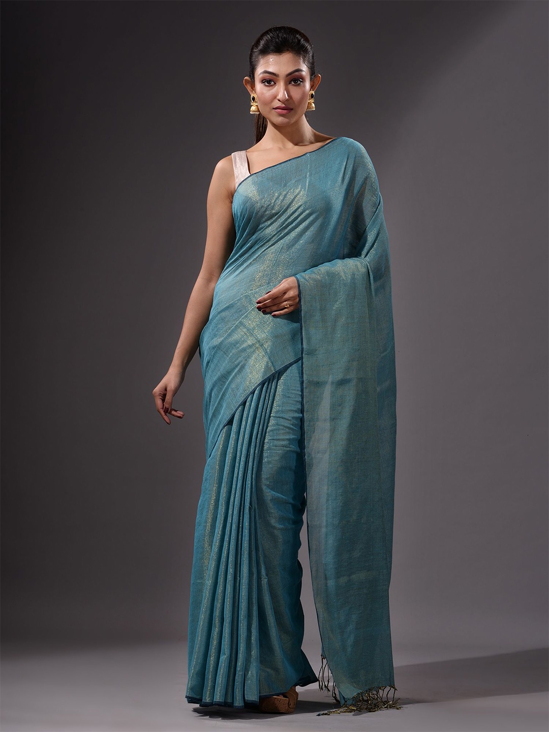 

Charukriti Green & Gold-Toned Embellished Pure Cotton Saree