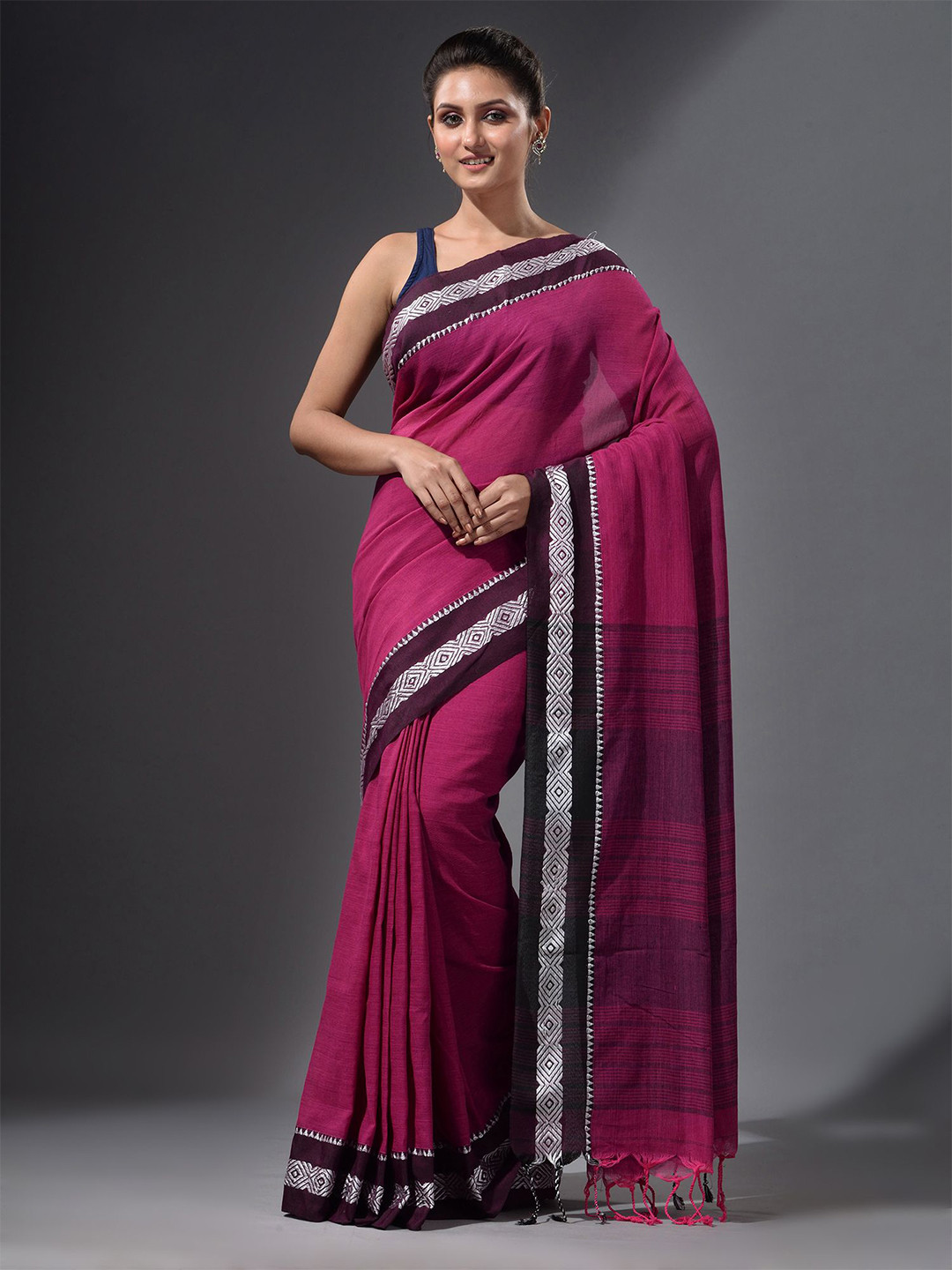 

Charukriti Magenta & Silver-Toned Pure Cotton Saree