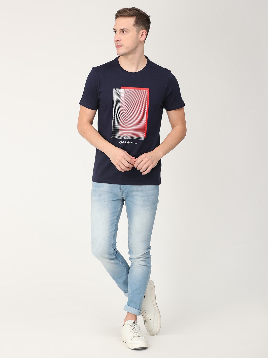 

Mast & Harbour Men Navy Blue Printed Pure Cotton T-shirt