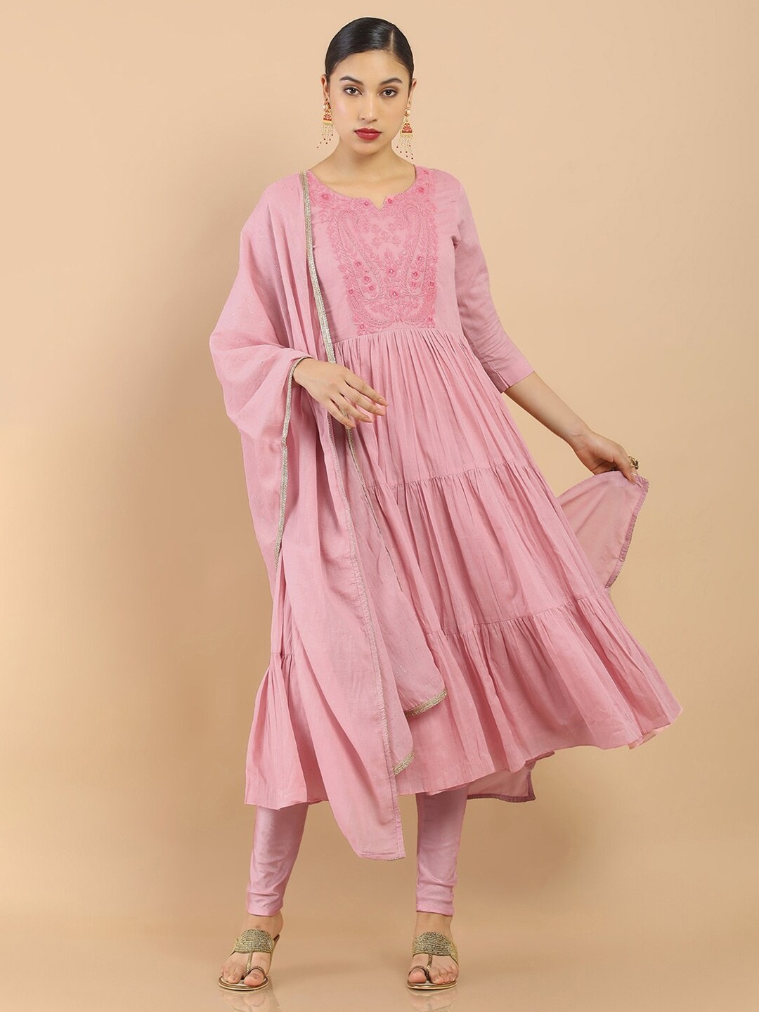 

Soch Women Mauve Glitter Printed Yoke Design Tiered Thread Work Kurta Set