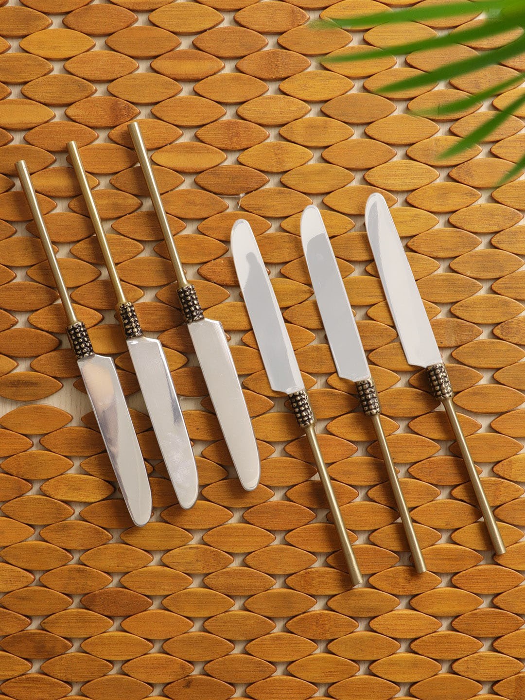 

ExclusiveLane Set of 6 Silver-Toned Handcrafted Stainless Steel Butter Knives