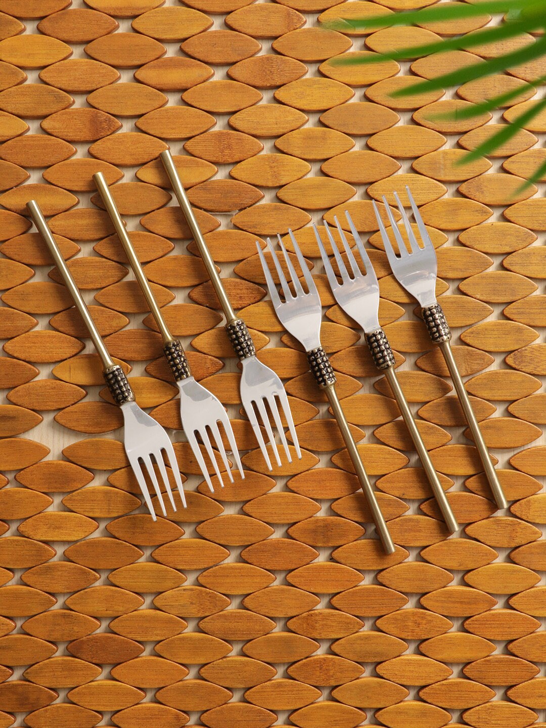 

ExclusiveLane Silver-Toned Bronze 6 Pieces Solid Stainless Steel Brass Table Forks