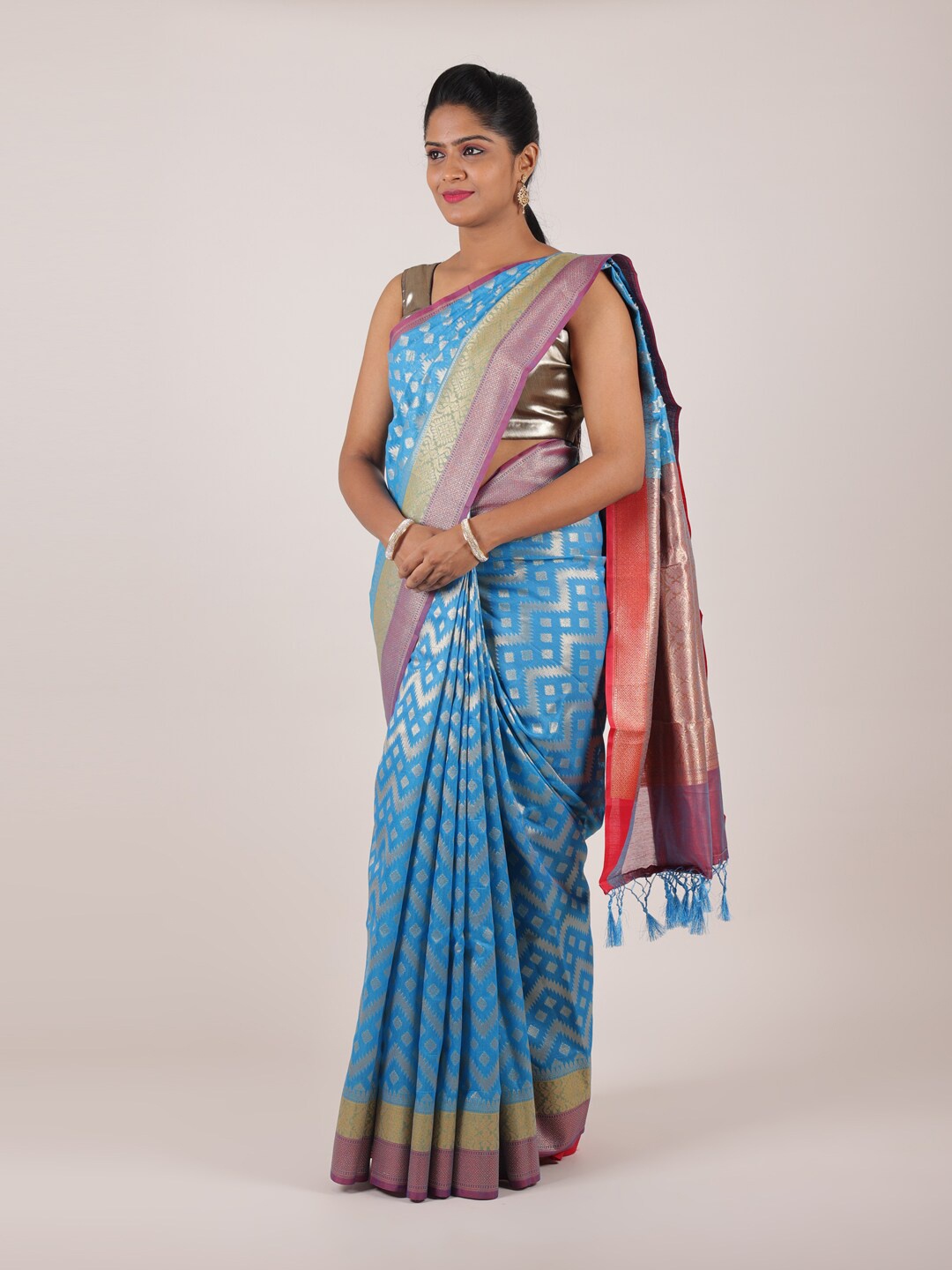 

Pothys Blue & Pink Zari Saree