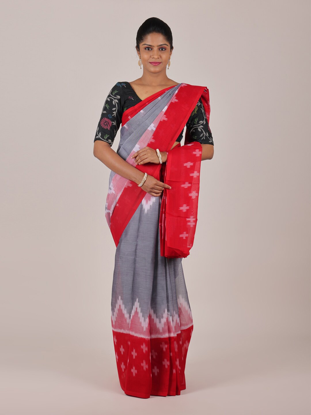 

Pothys Grey & Red Printed Saree