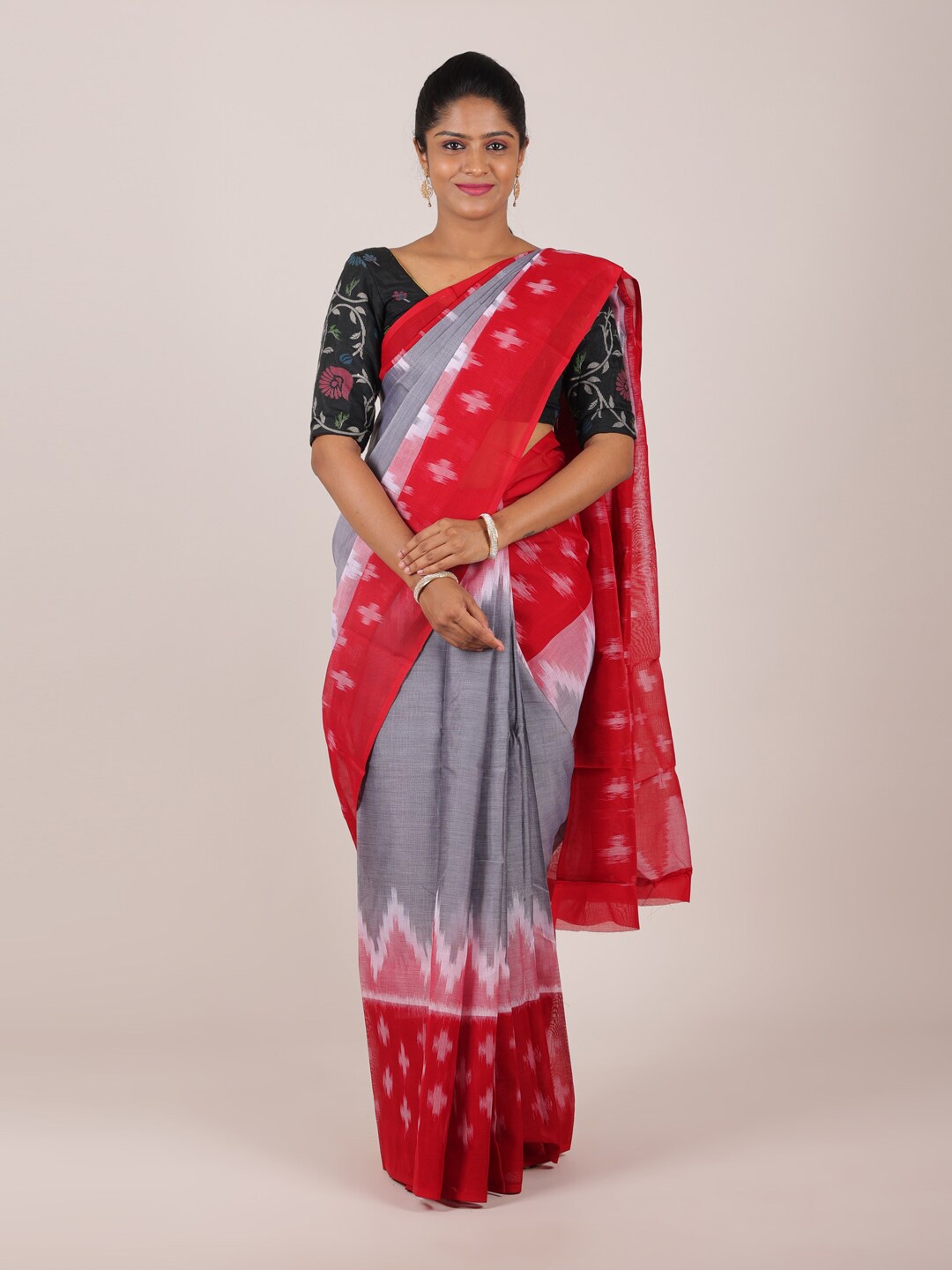 

Pothys Grey & Red Printed Saree