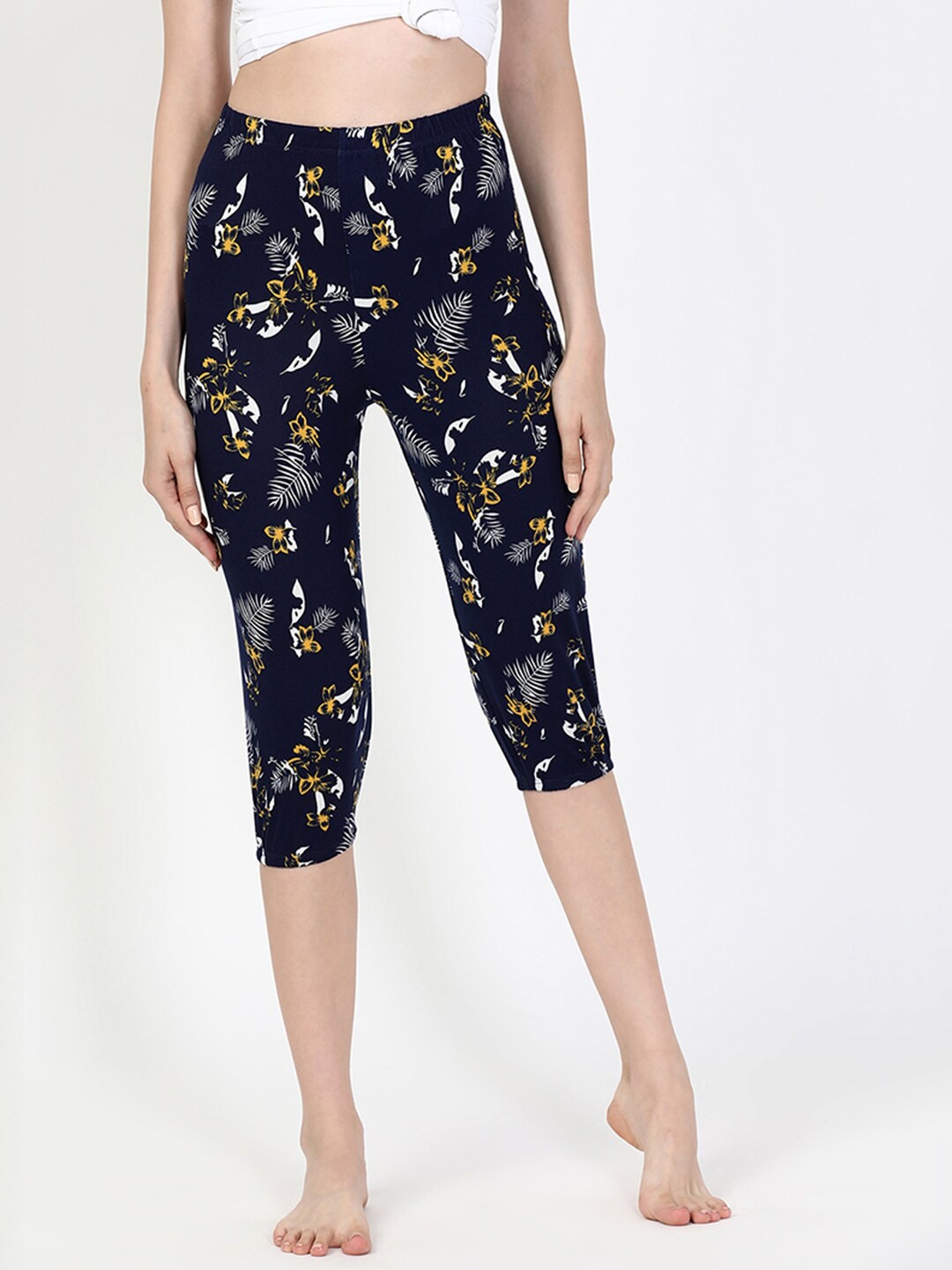 

V2 Value & Variety Women Navy Blue & White Printed Capris