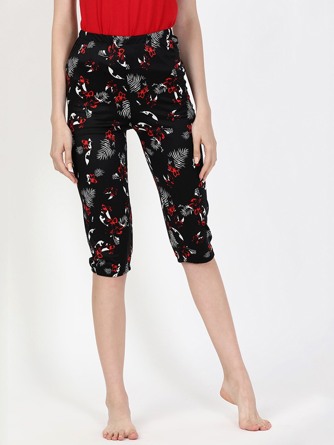 

V2 Value & Variety Women Black & White Printed Capris