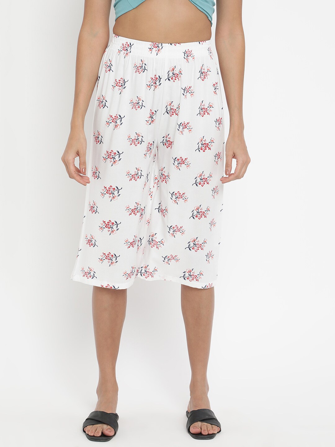 

V2 Value & Variety Women White & Red Regular Fit Printed Capris